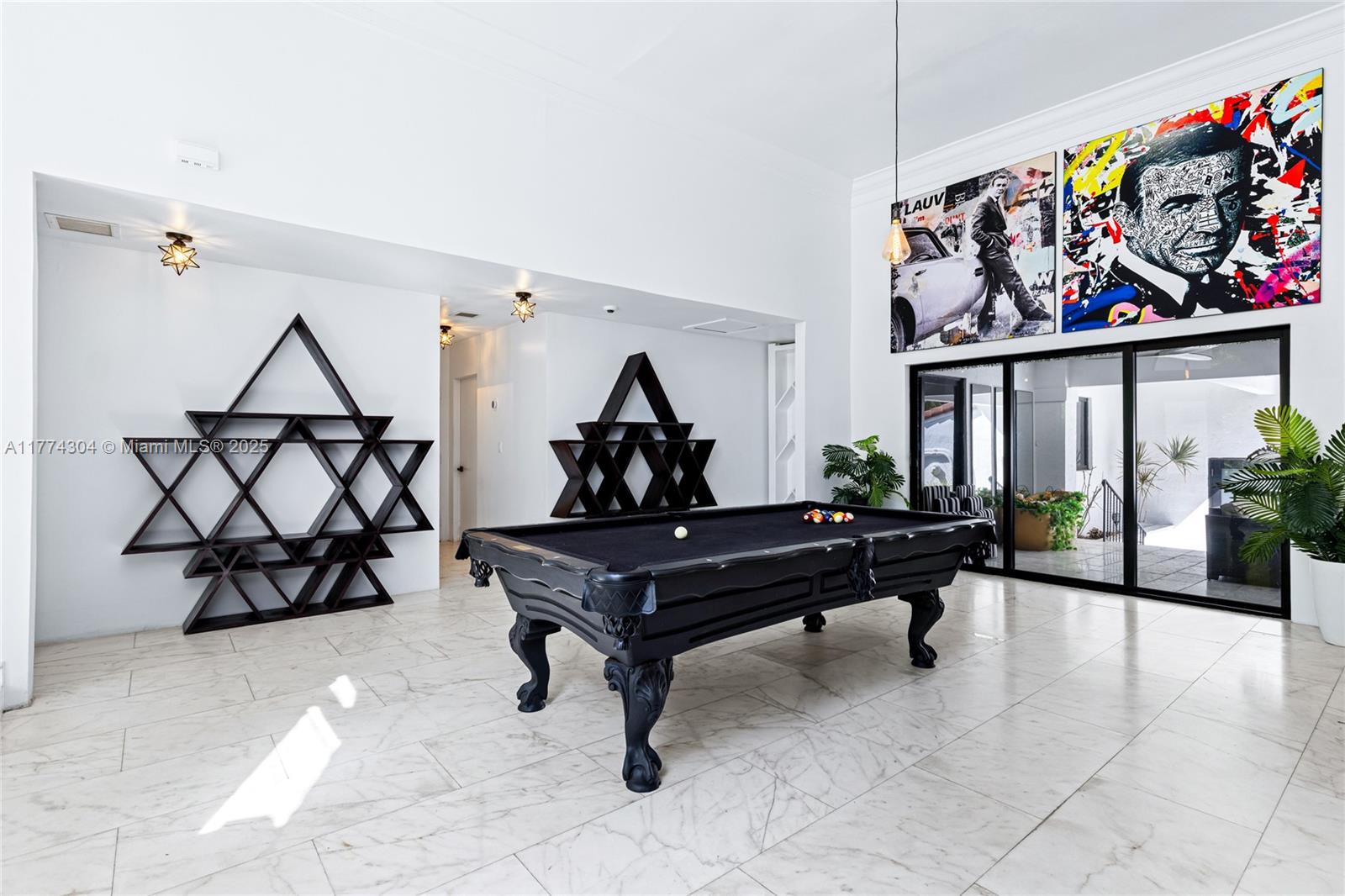 1061 NW North Riv Dr Miami, FL 33136