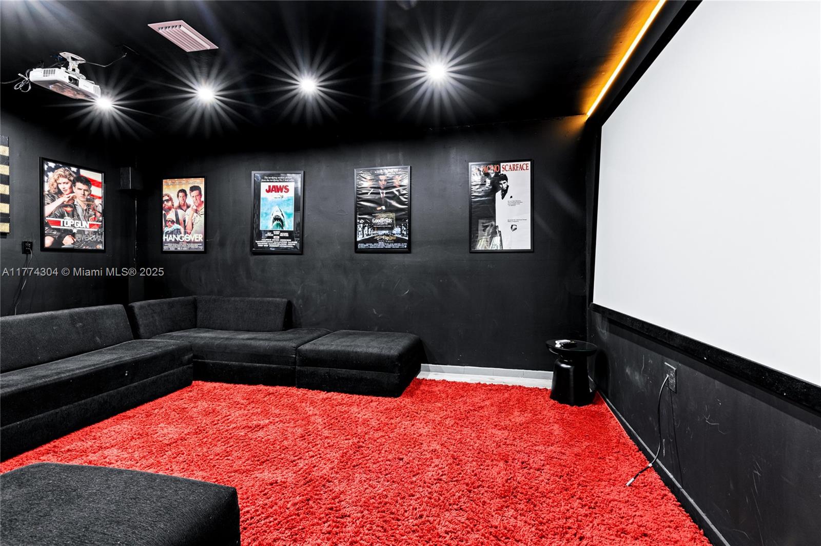 1061 NW North Riv Dr Miami, FL 33136