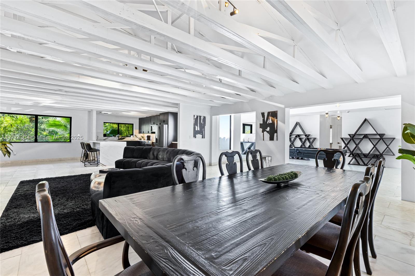 1061 NW North Riv Dr Miami, FL 33136