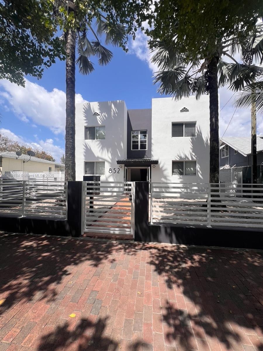 852 SW 13th Ave Miami, FL 33135