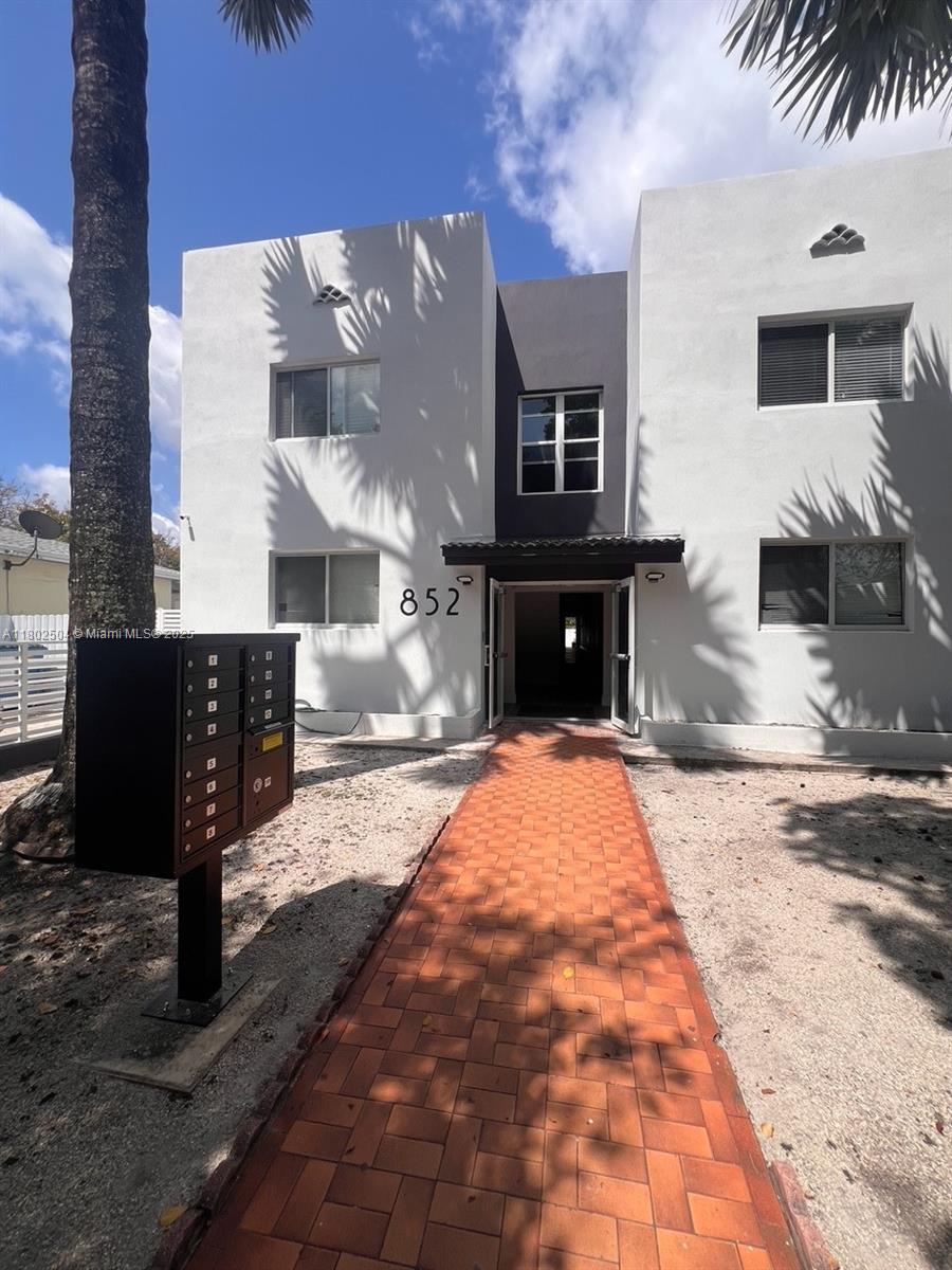 852 SW 13th Ave Miami, FL 33135