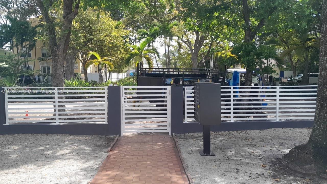 852 SW 13th Ave Miami, FL 33135