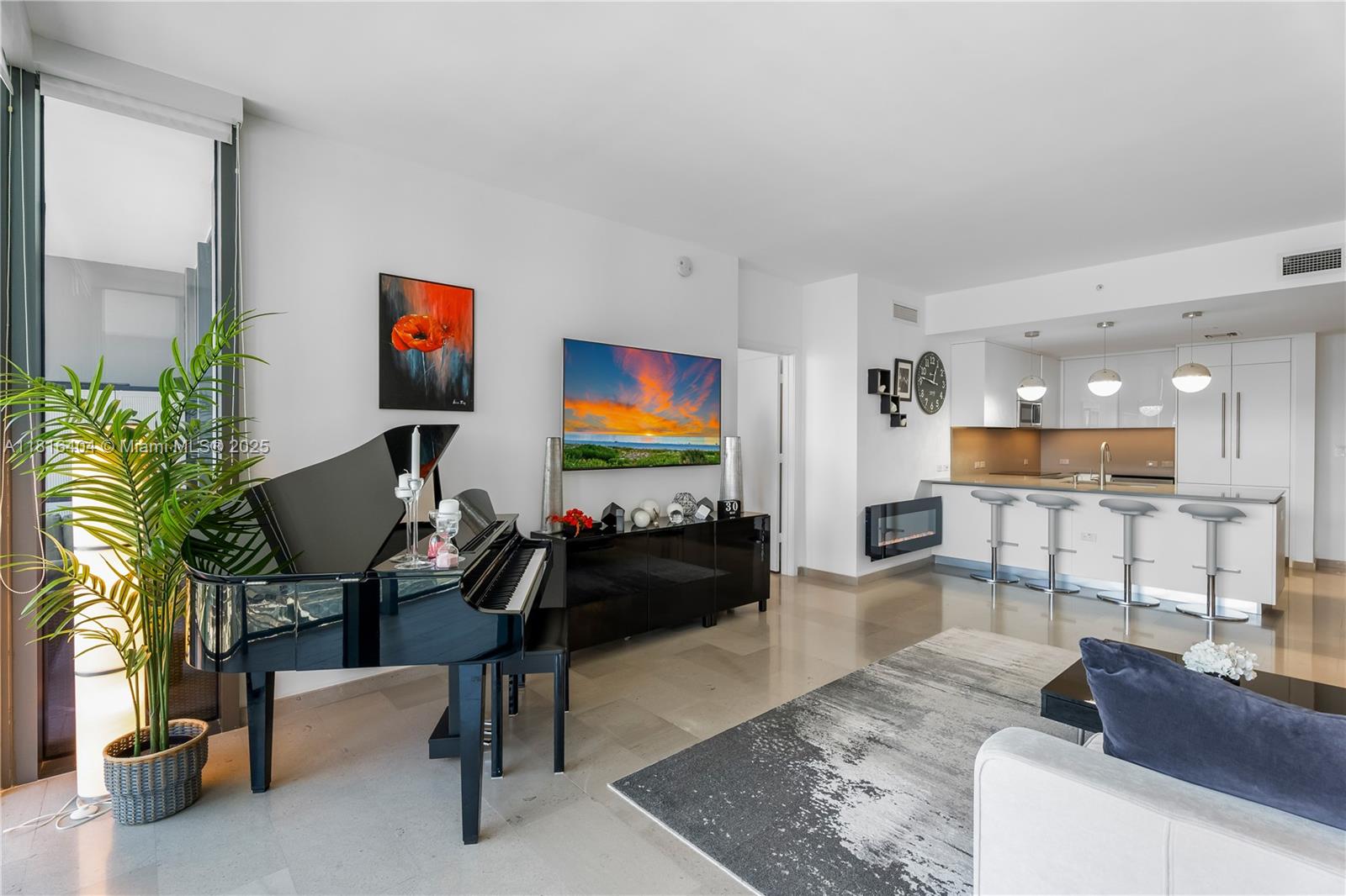 68 SE 6th St #1704,Miami, FL 33131