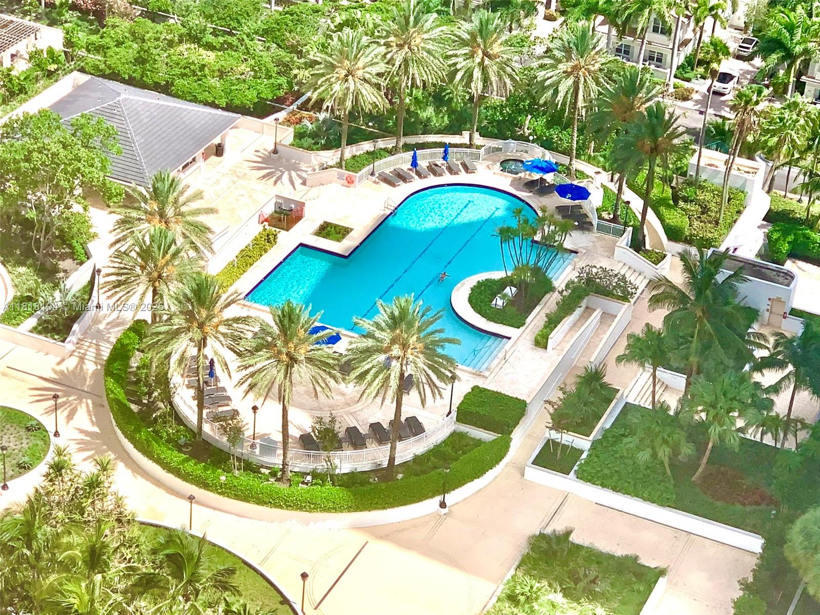 21150 Point Pl #LPH 2902 Aventura, FL 33180