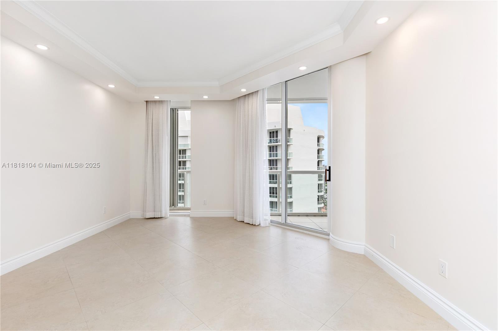 21150 Point Pl #LPH 2902 Aventura, FL 33180