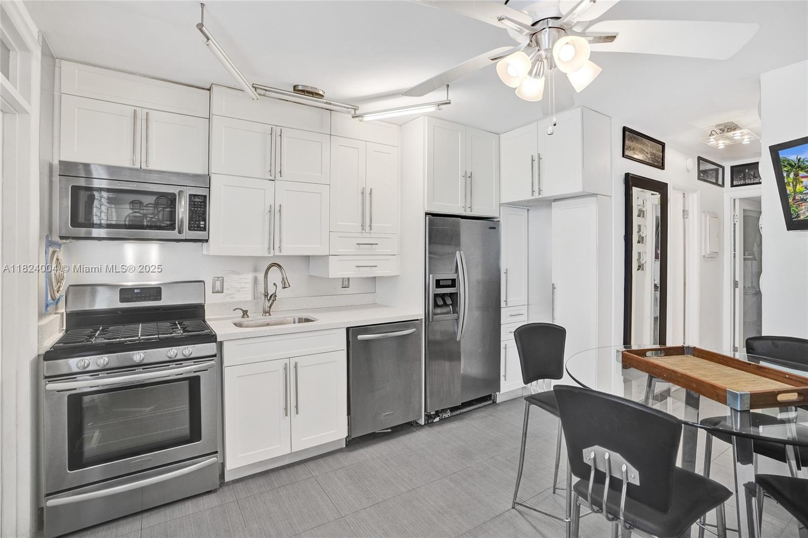 441 Collins Ave #4