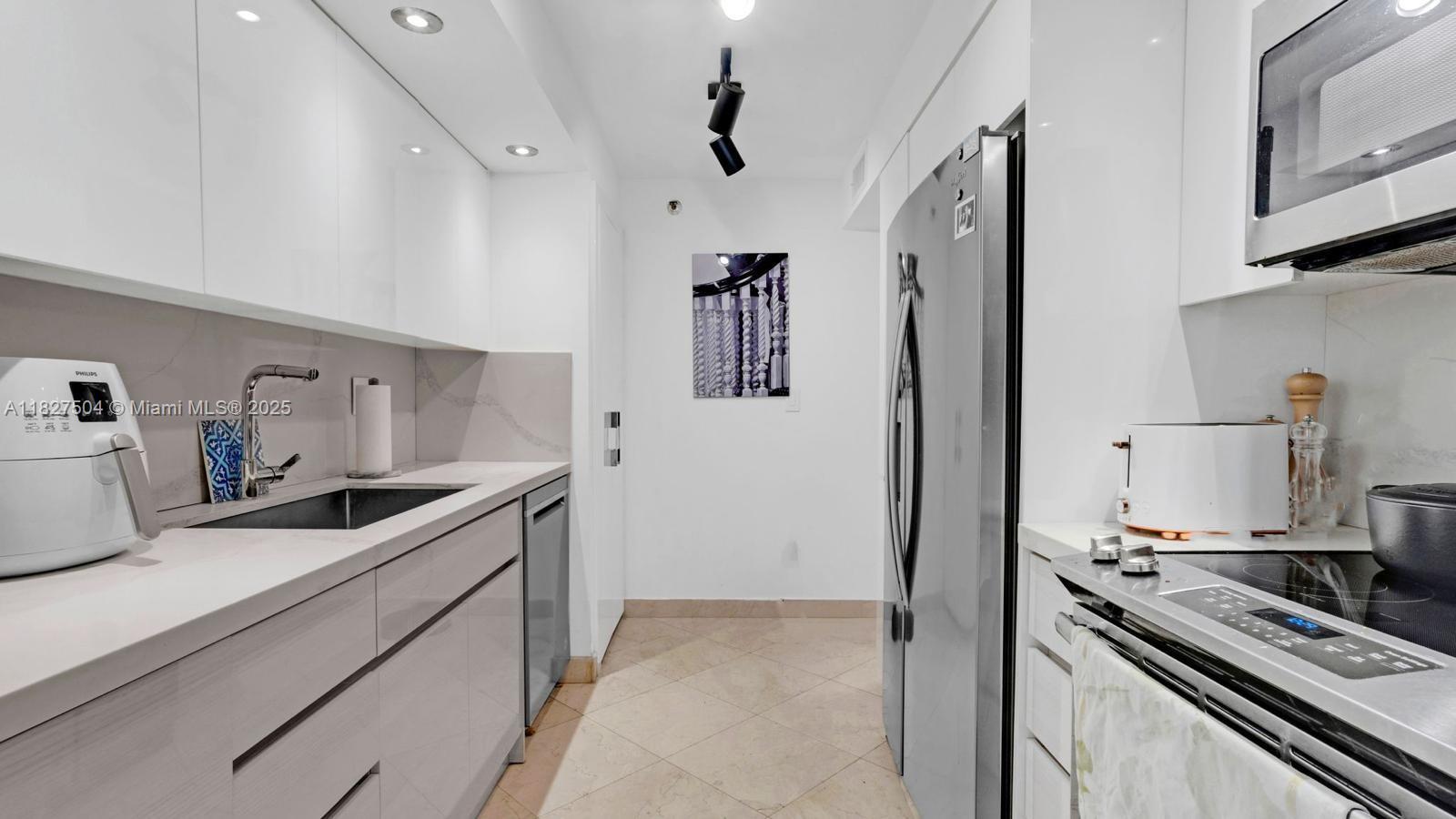 image Brickell East2