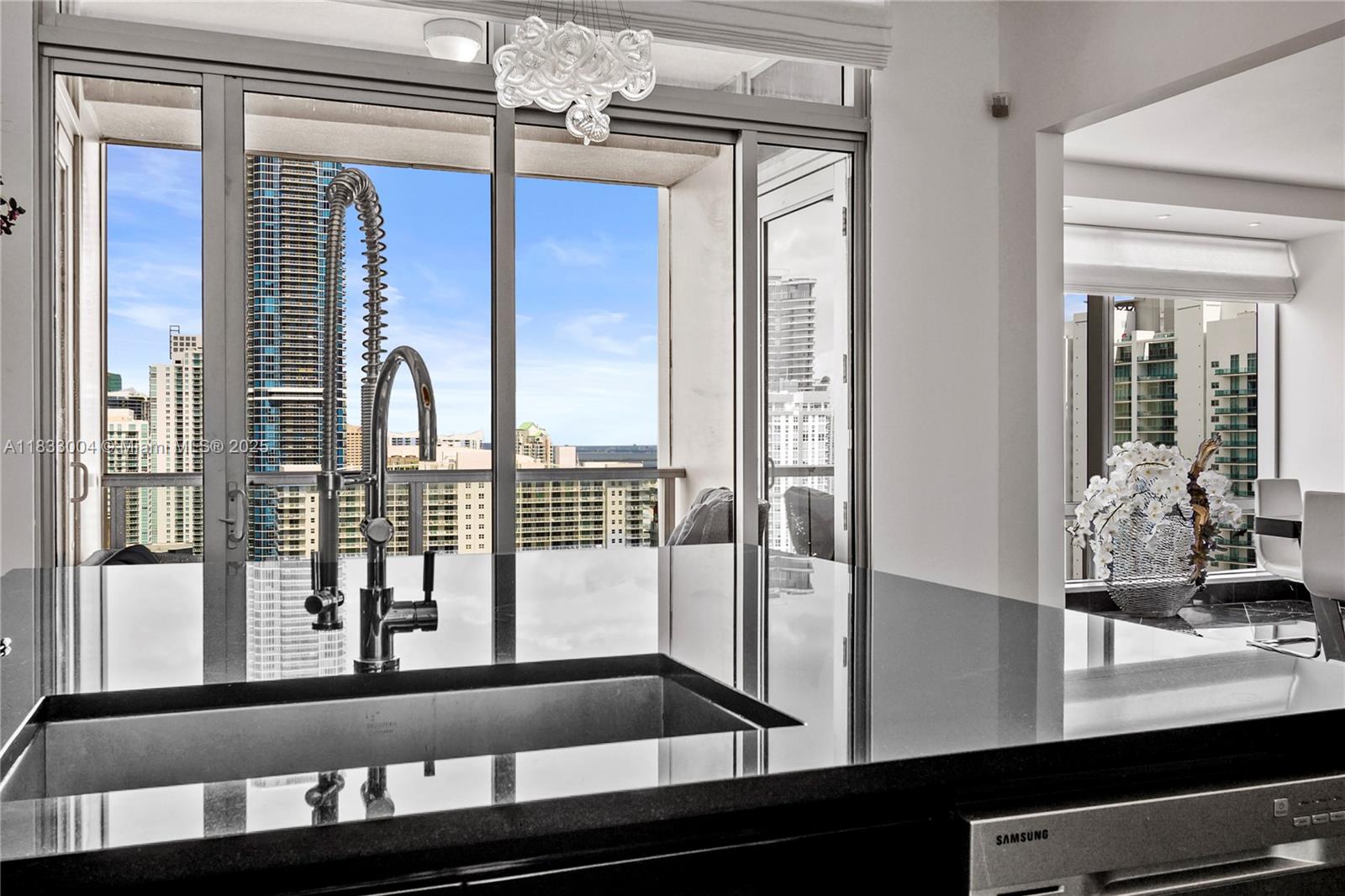 image Four Seasons Residences9