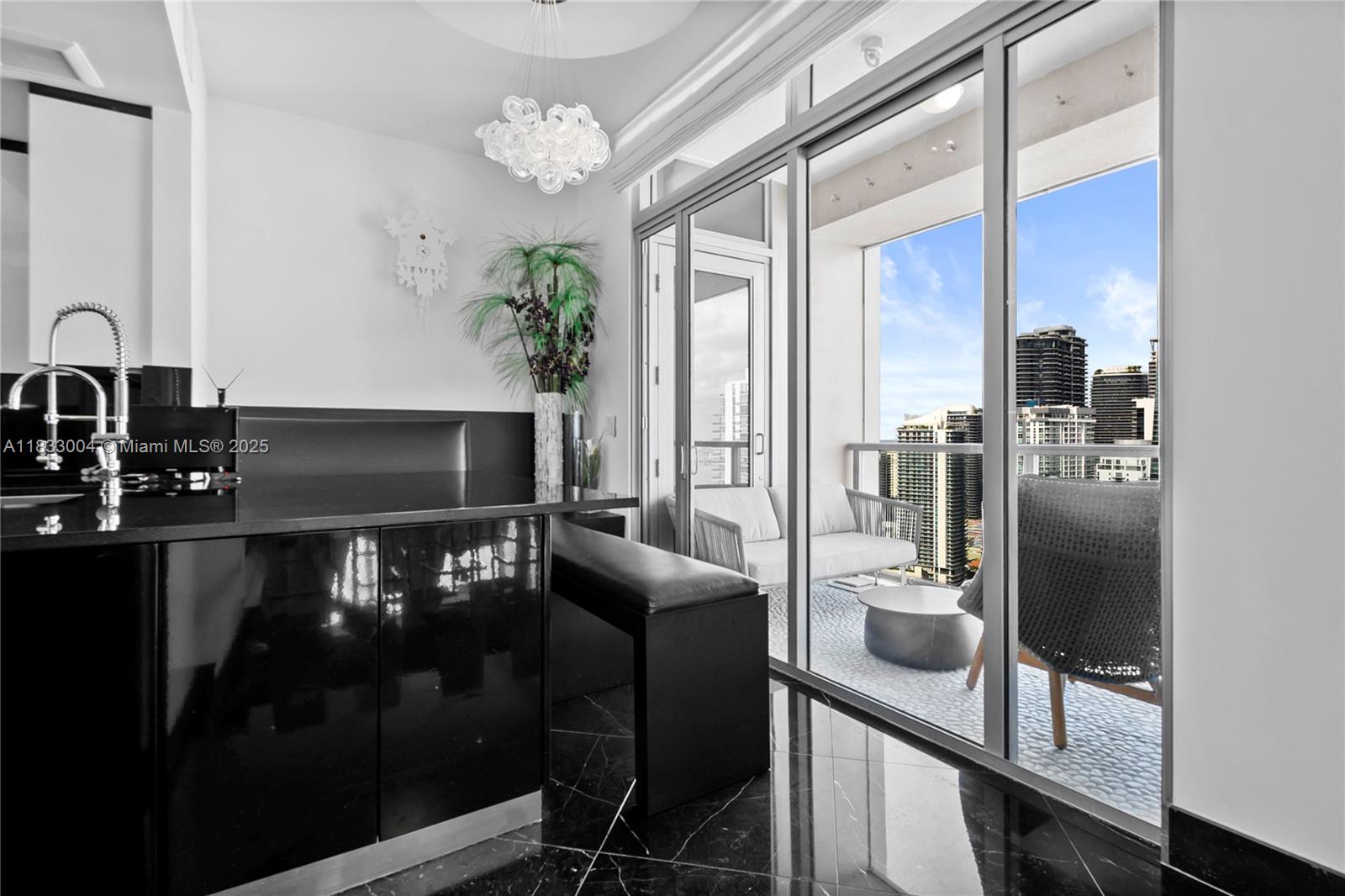 image Four Seasons Residences11