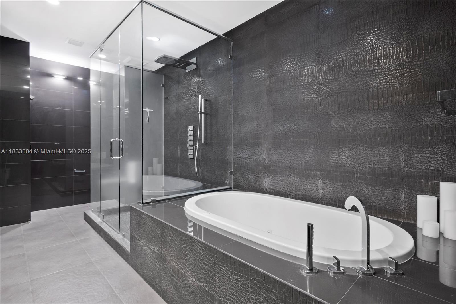 image Four Seasons Residences18
