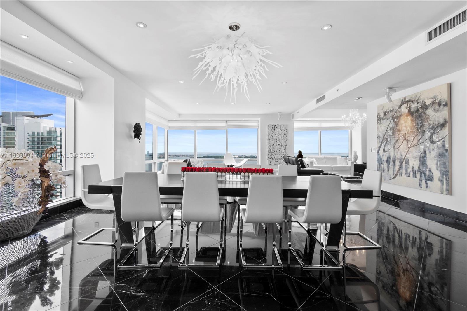 image Four Seasons Residences1