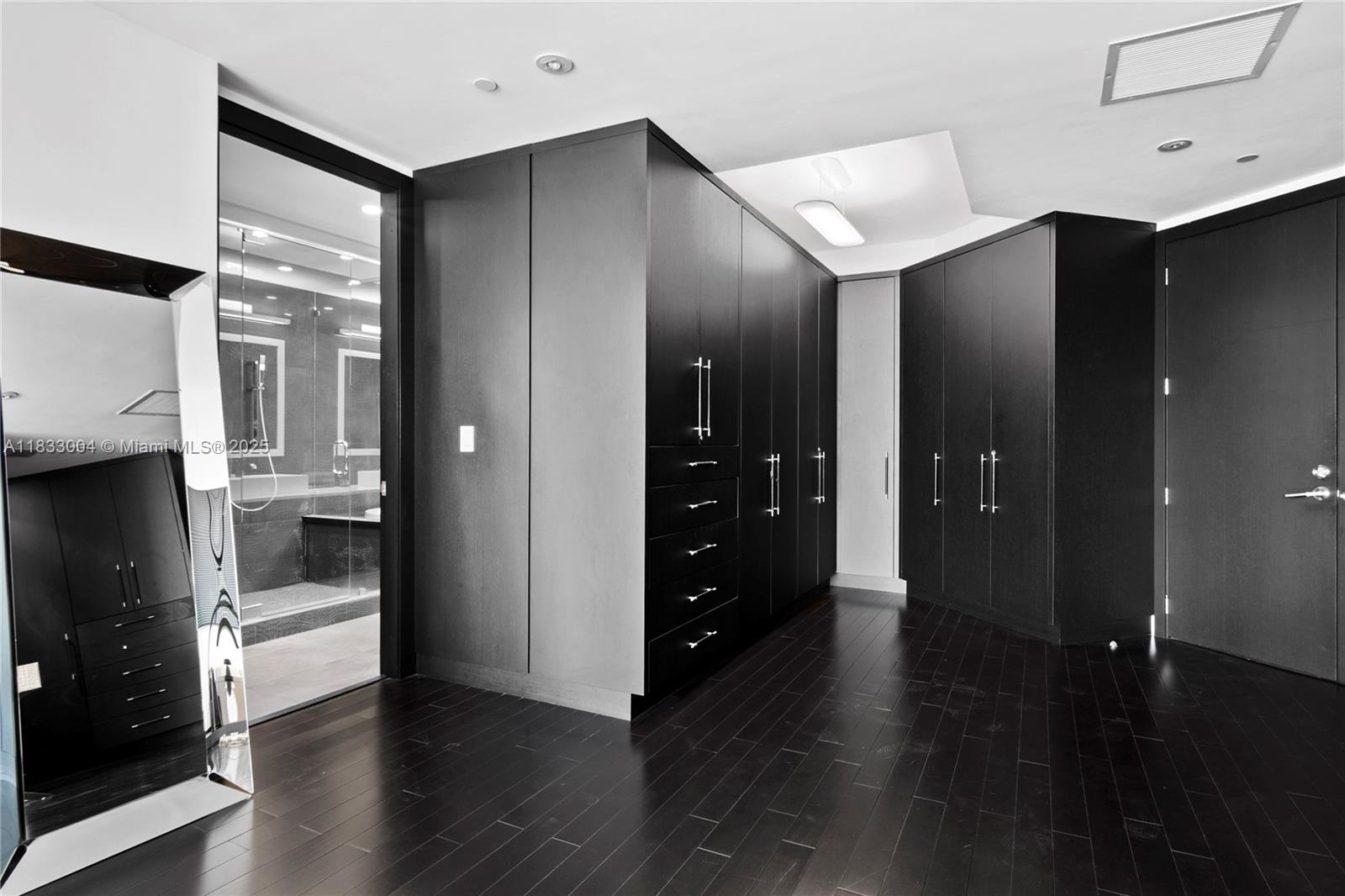 image Four Seasons Residences21