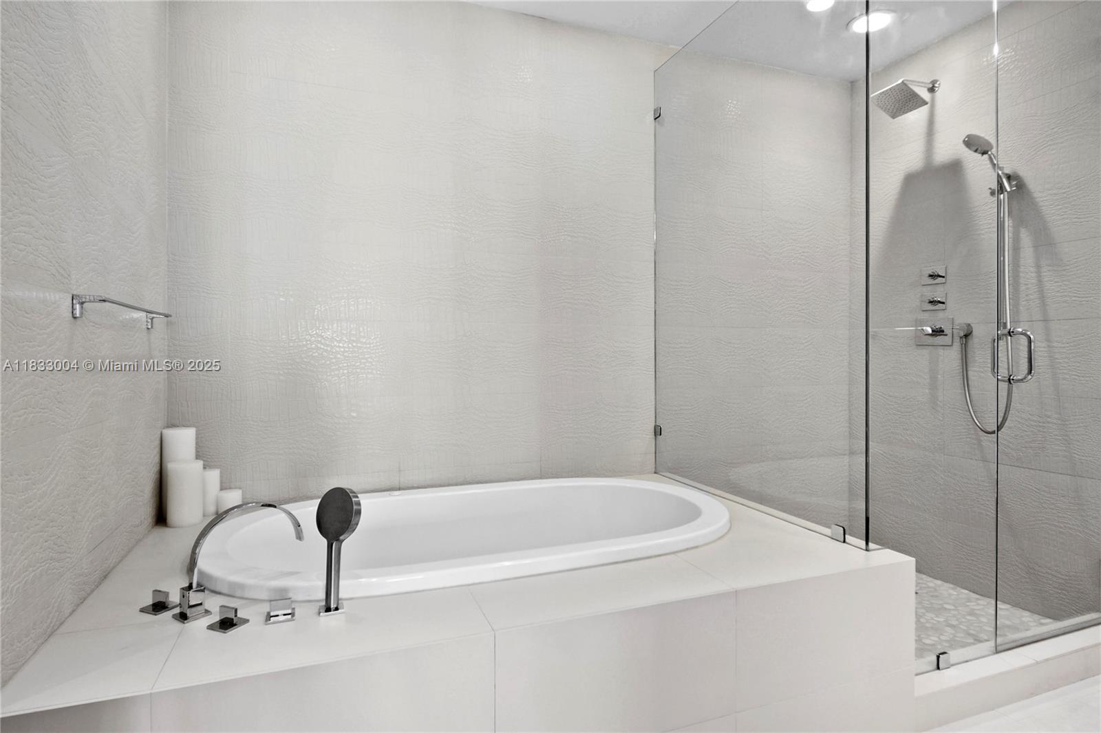 image Four Seasons Residences28