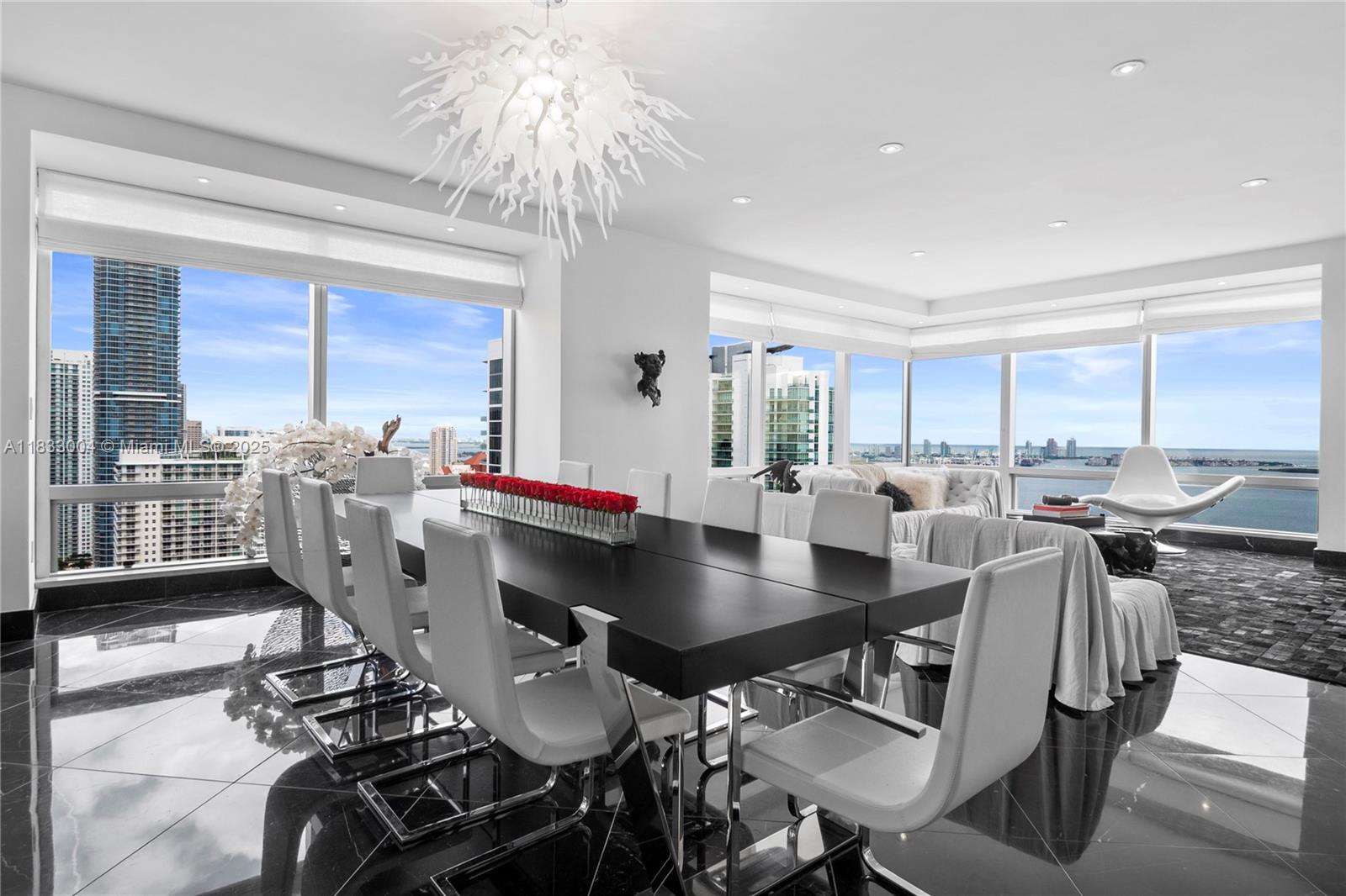 image Four Seasons Residences2