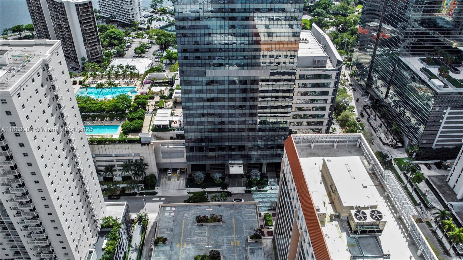image Four Seasons Residences40