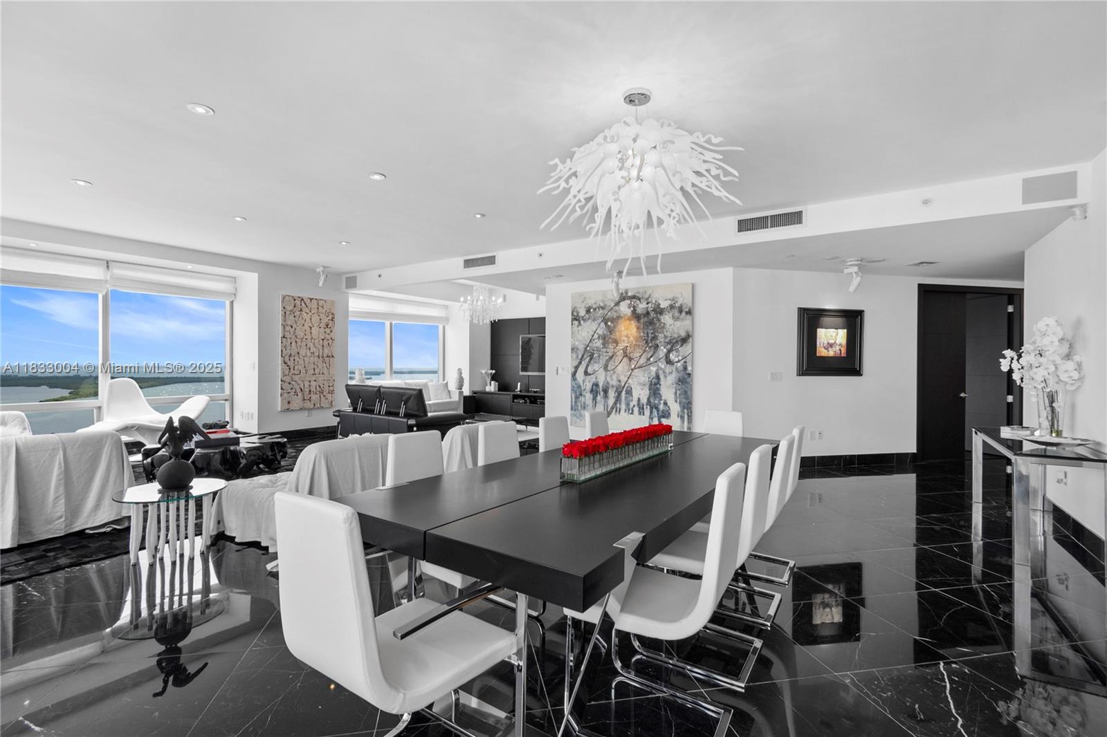 image Four Seasons Residences7