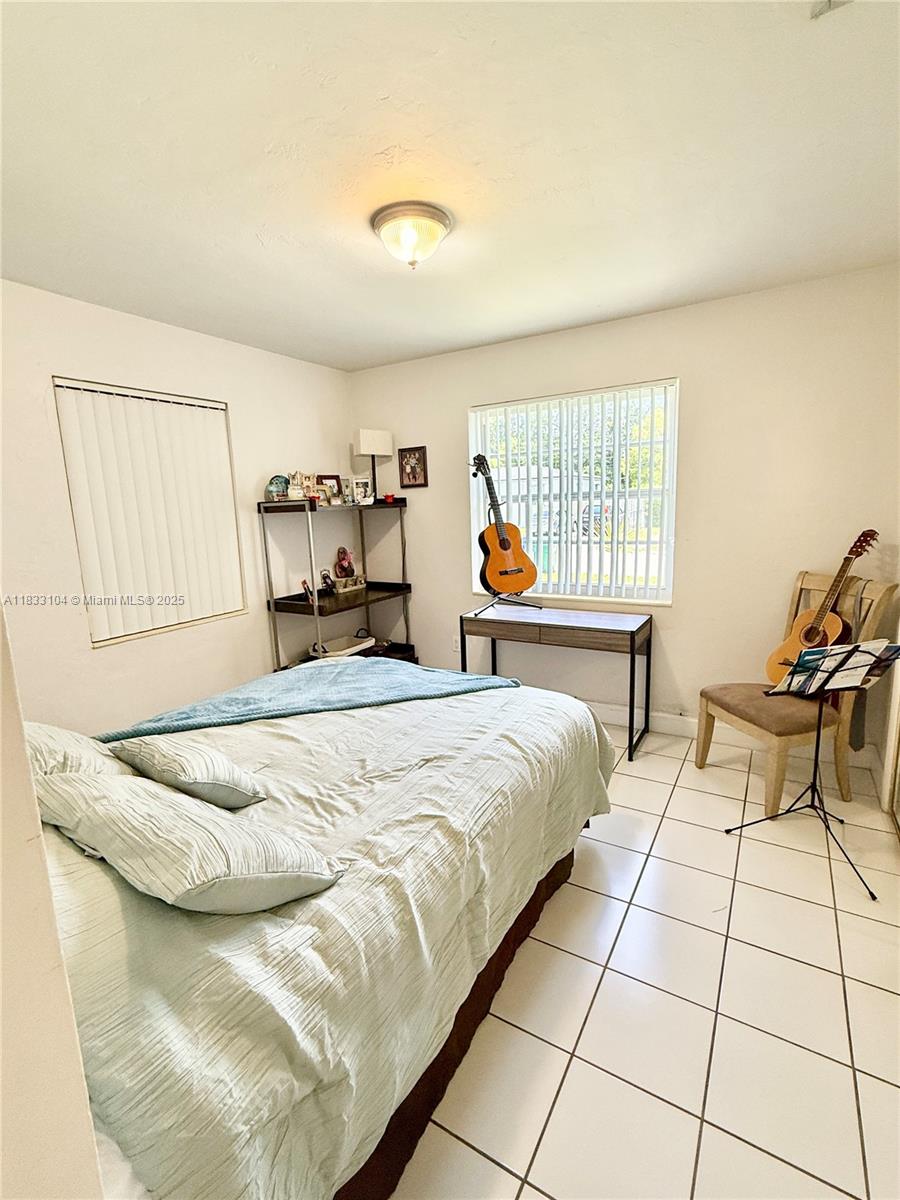 2145 SW 26th St Miami, FL 33133