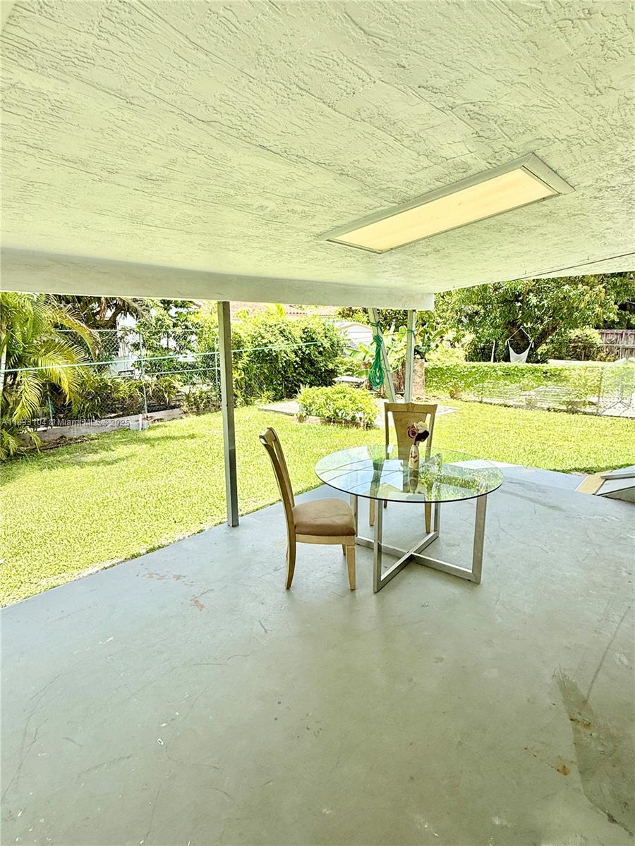 2145 SW 26th St Miami, FL 33133