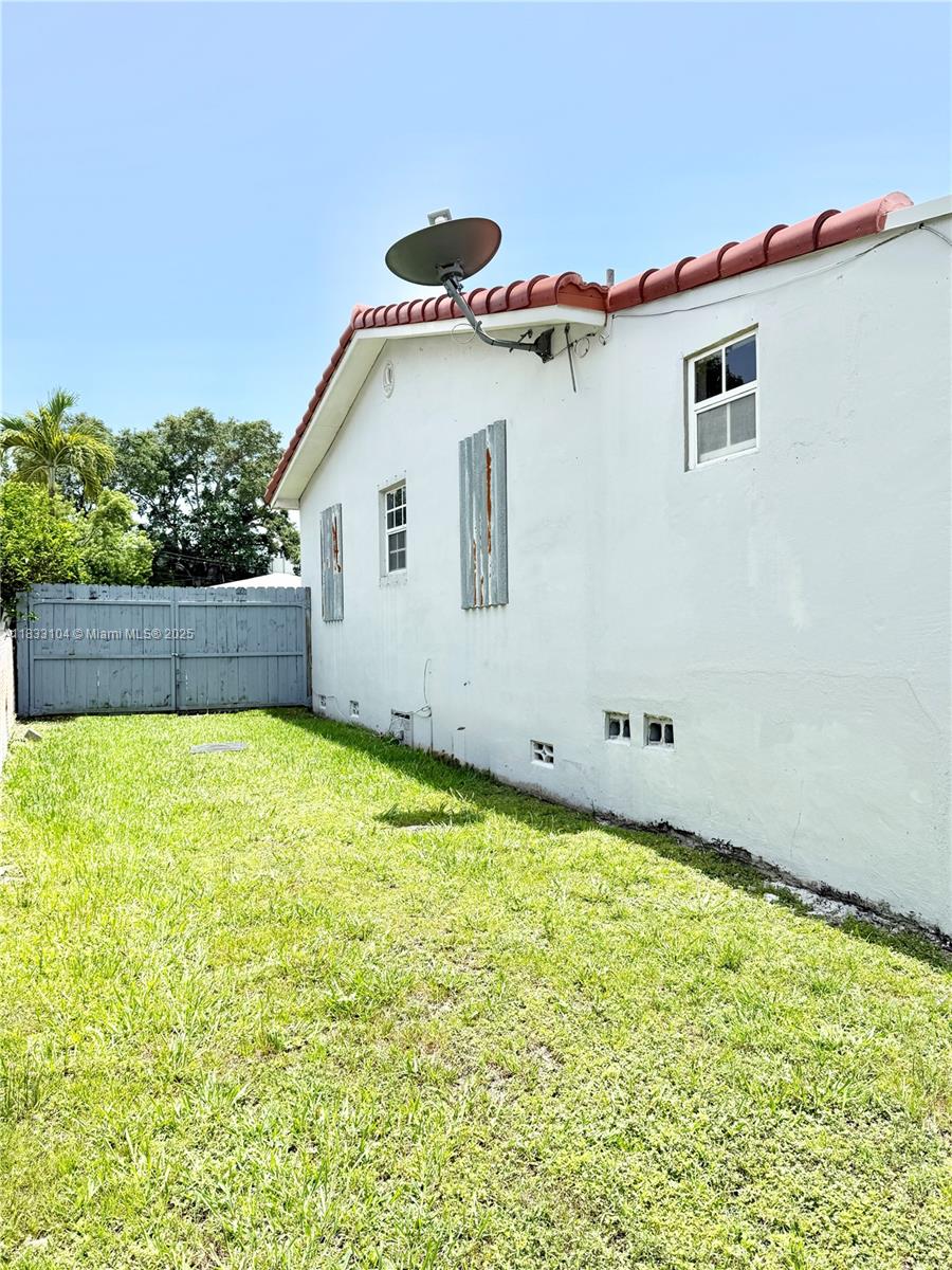 2145 SW 26th St Miami, FL 33133