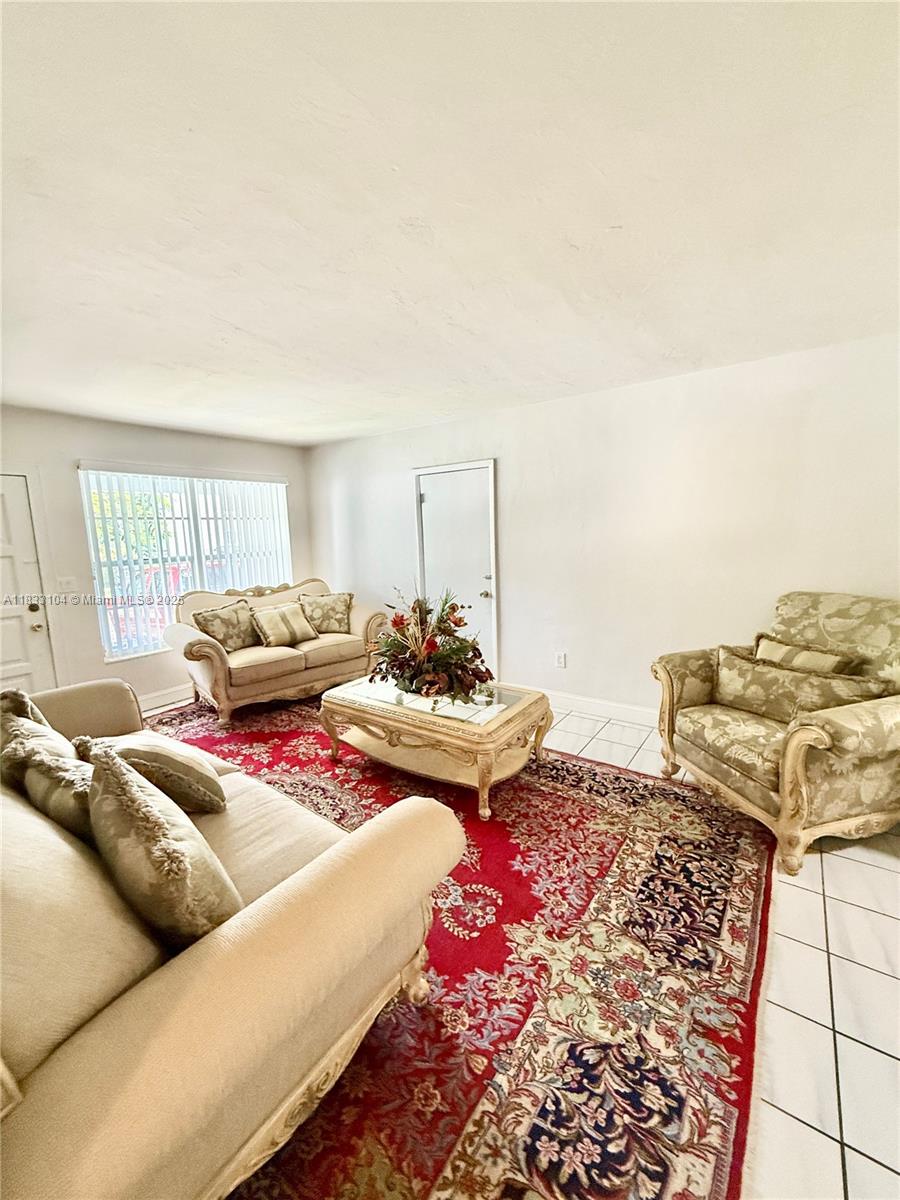 2145 SW 26th St Miami, FL 33133