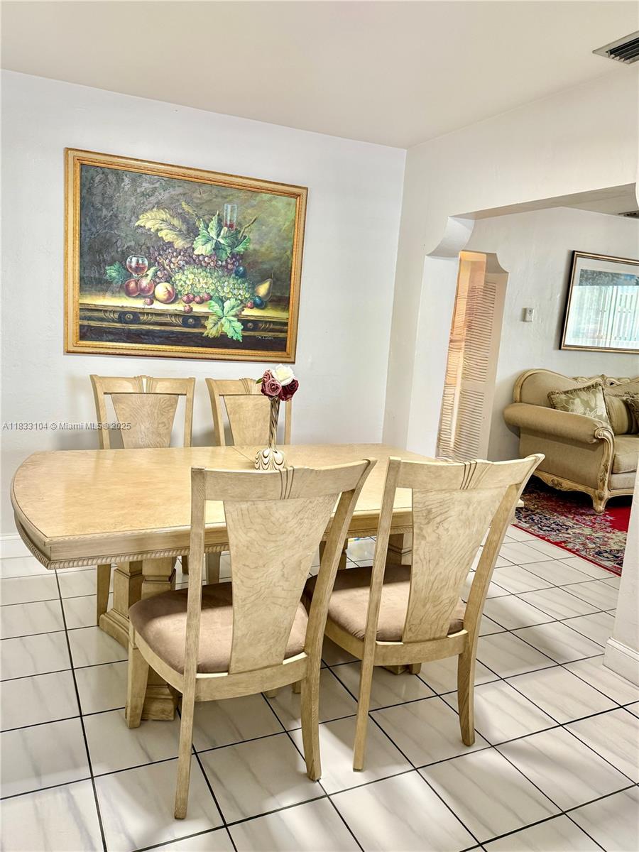 2145 SW 26th St Miami, FL 33133