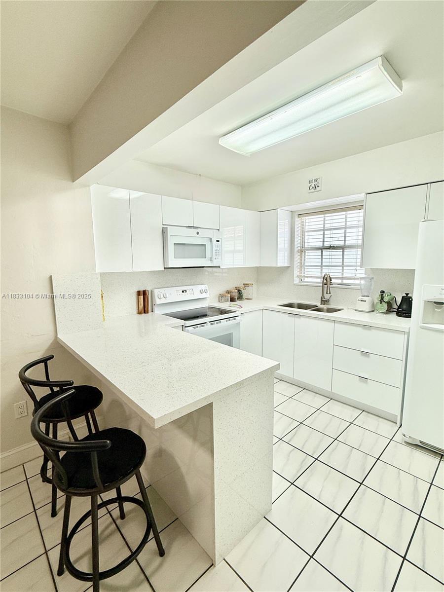 2145 SW 26th St Miami, FL 33133