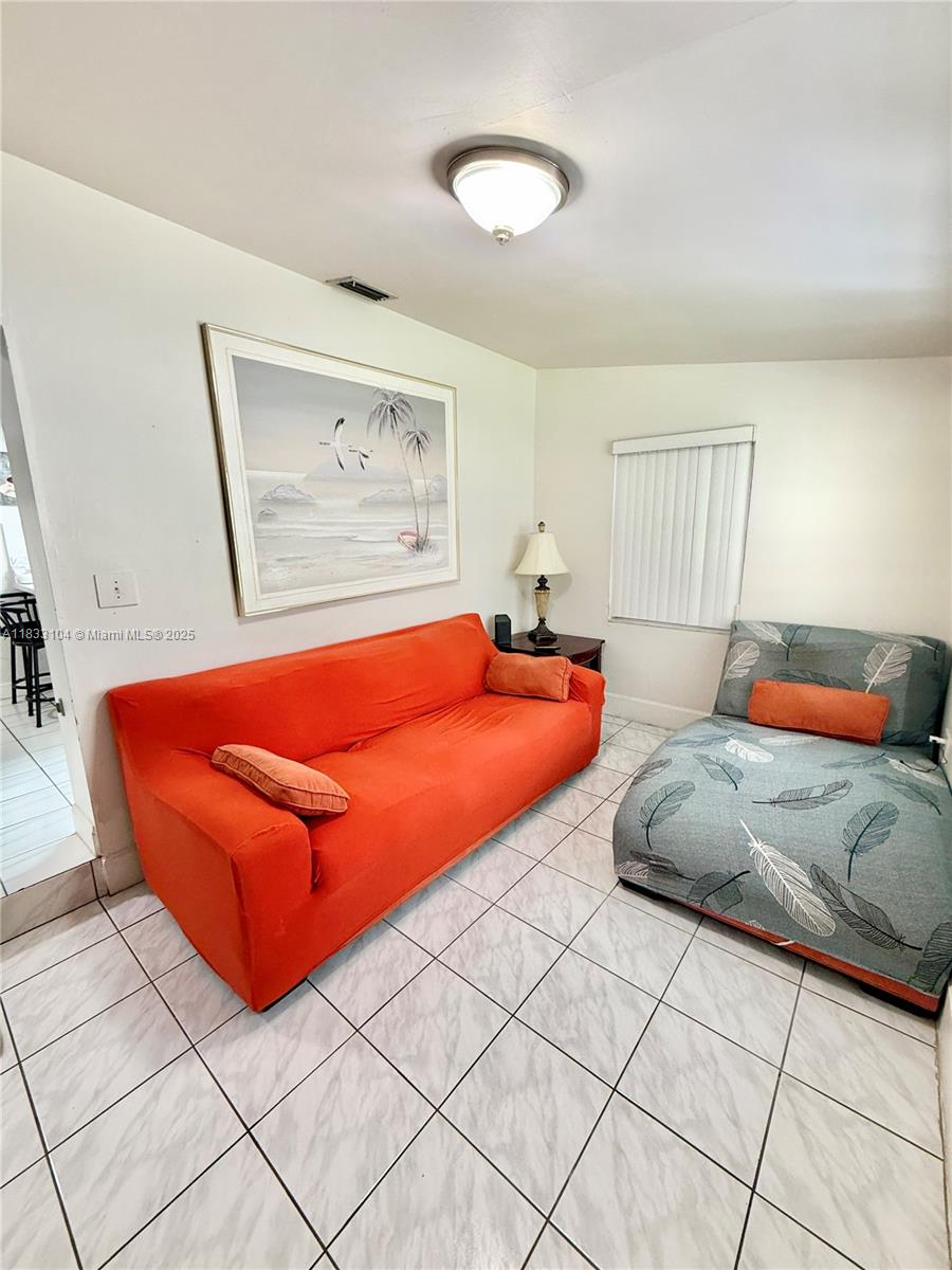 2145 SW 26th St Miami, FL 33133