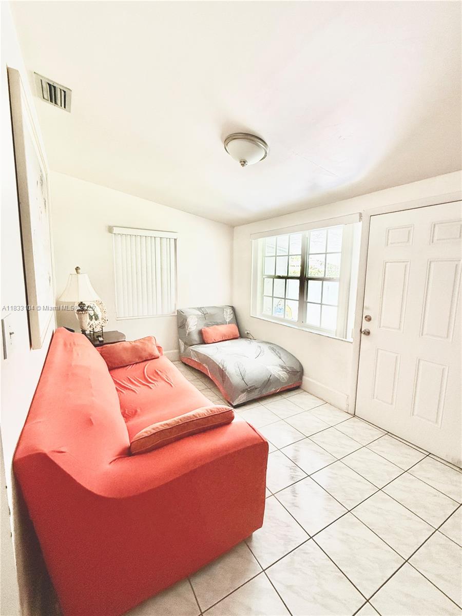 2145 SW 26th St Miami, FL 33133