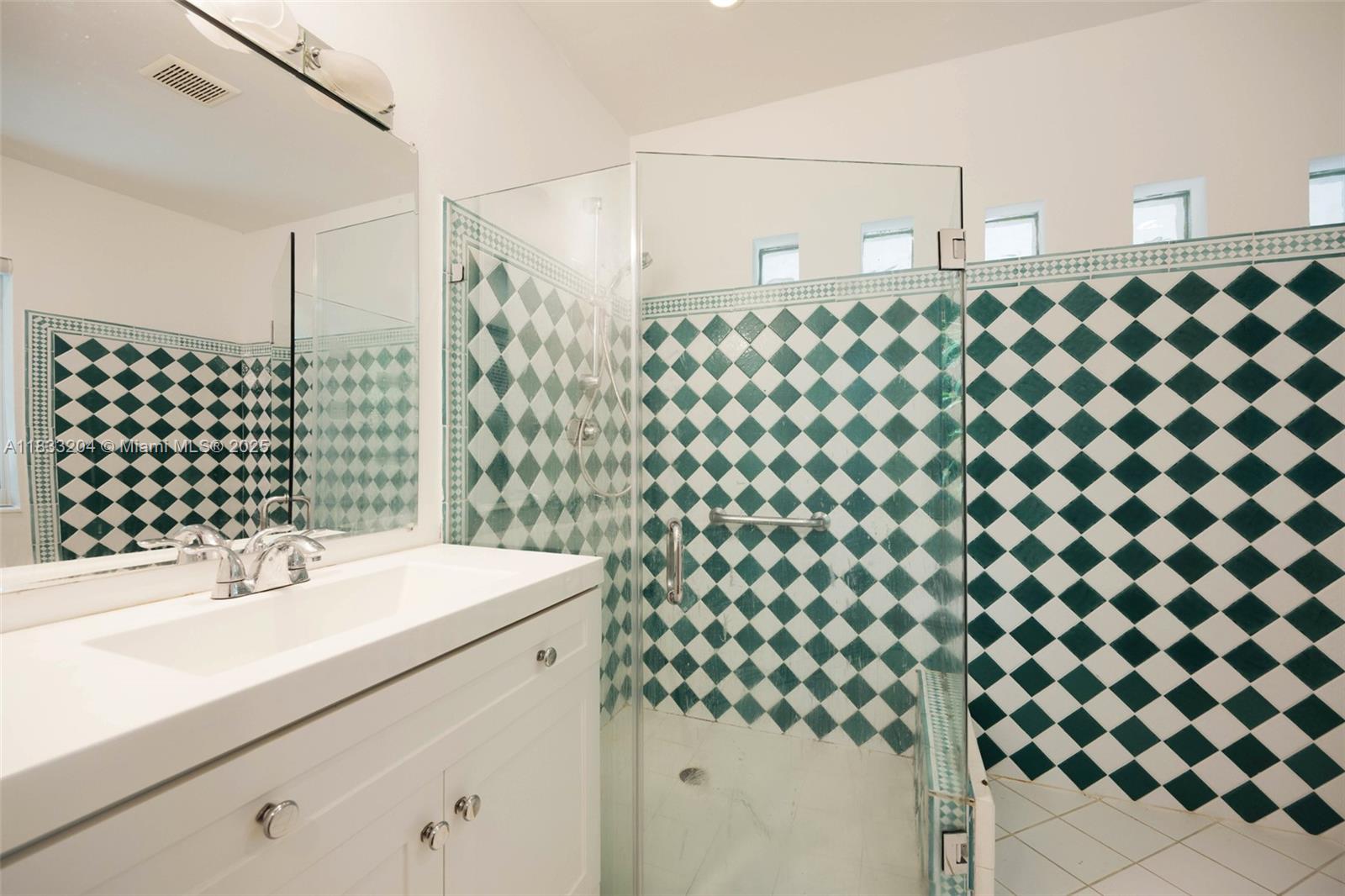 4050 Loquat Ave Coconut Grove, FL 33133