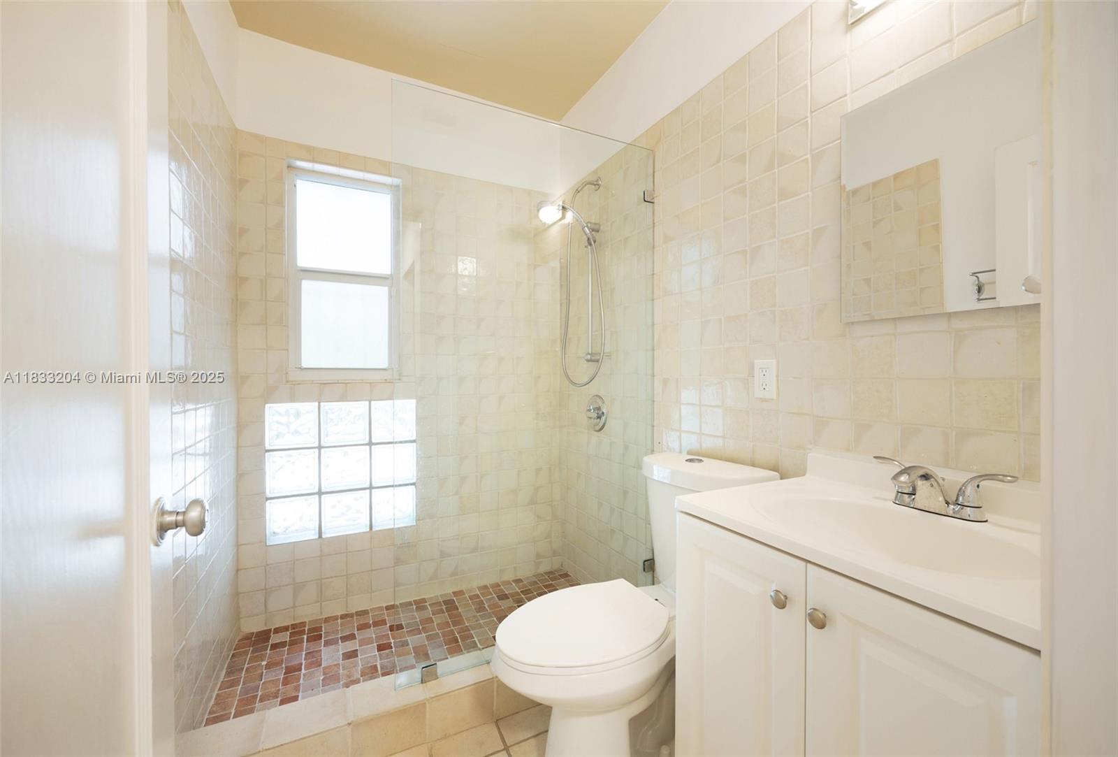 4050 Loquat Ave Coconut Grove, FL 33133