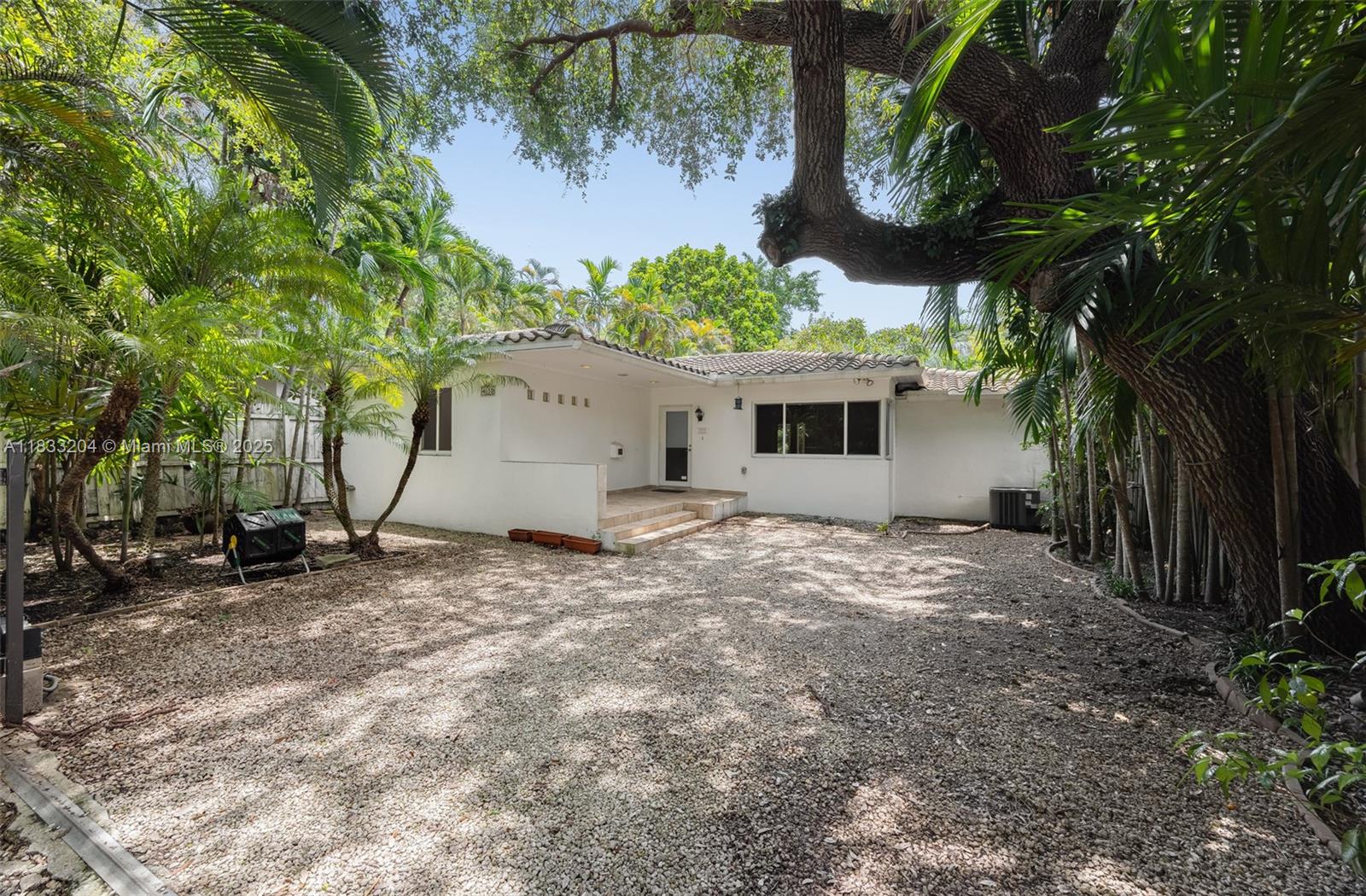 4050 Loquat Ave Coconut Grove, FL 33133