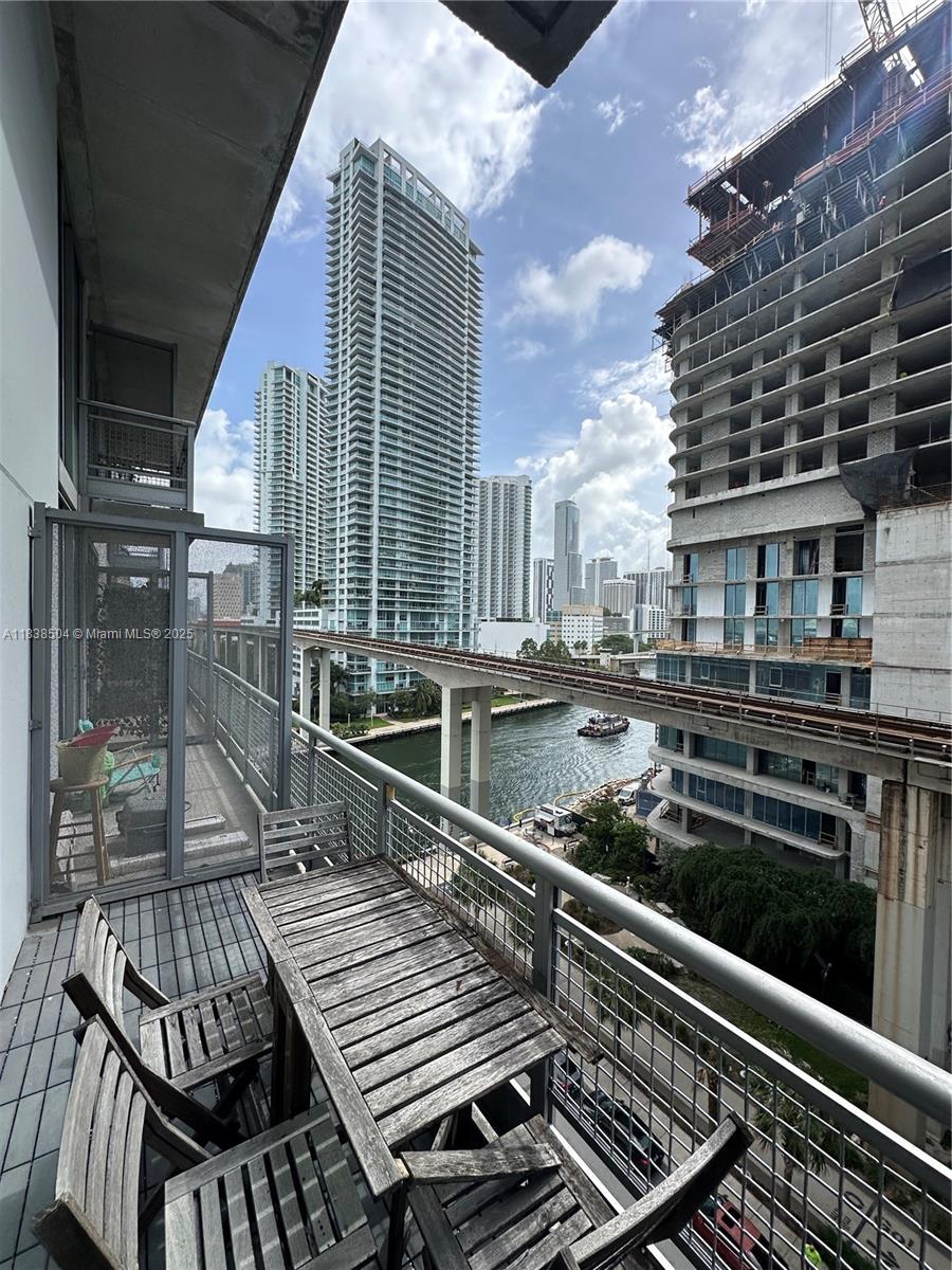 690 SW 1st Ct #1010