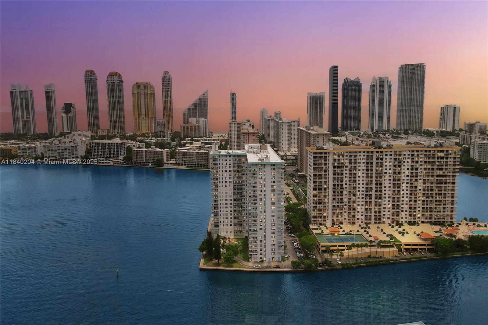 image Winston Towers 5002