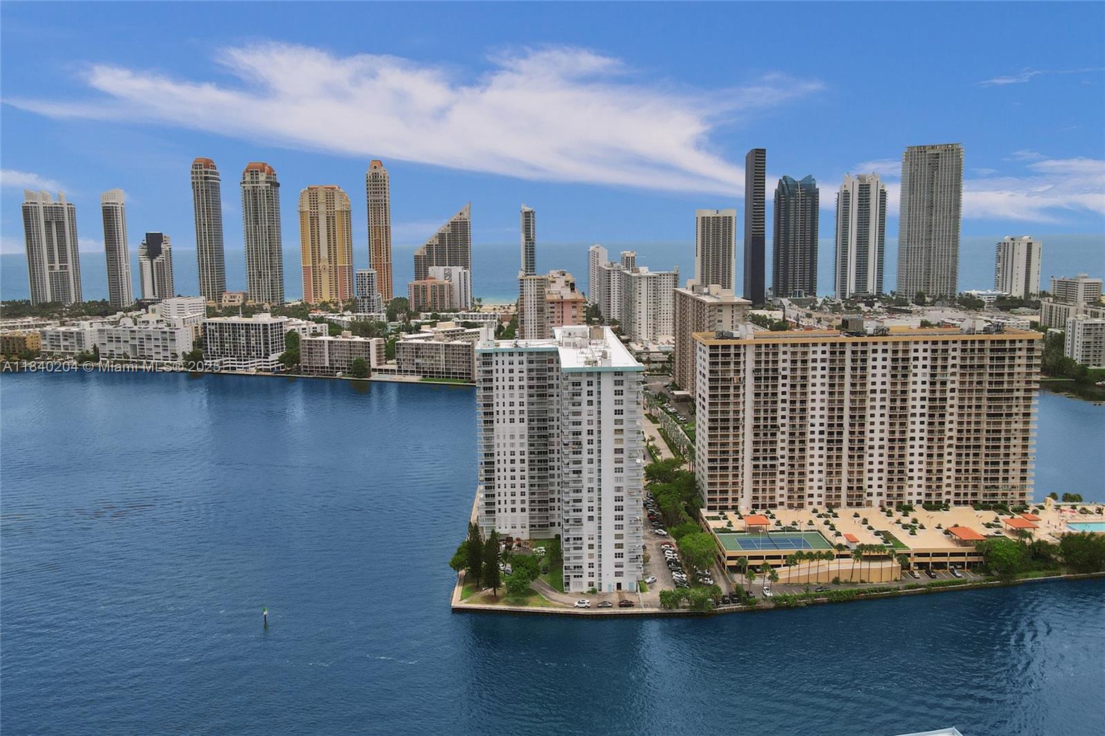 image Winston Towers 50037