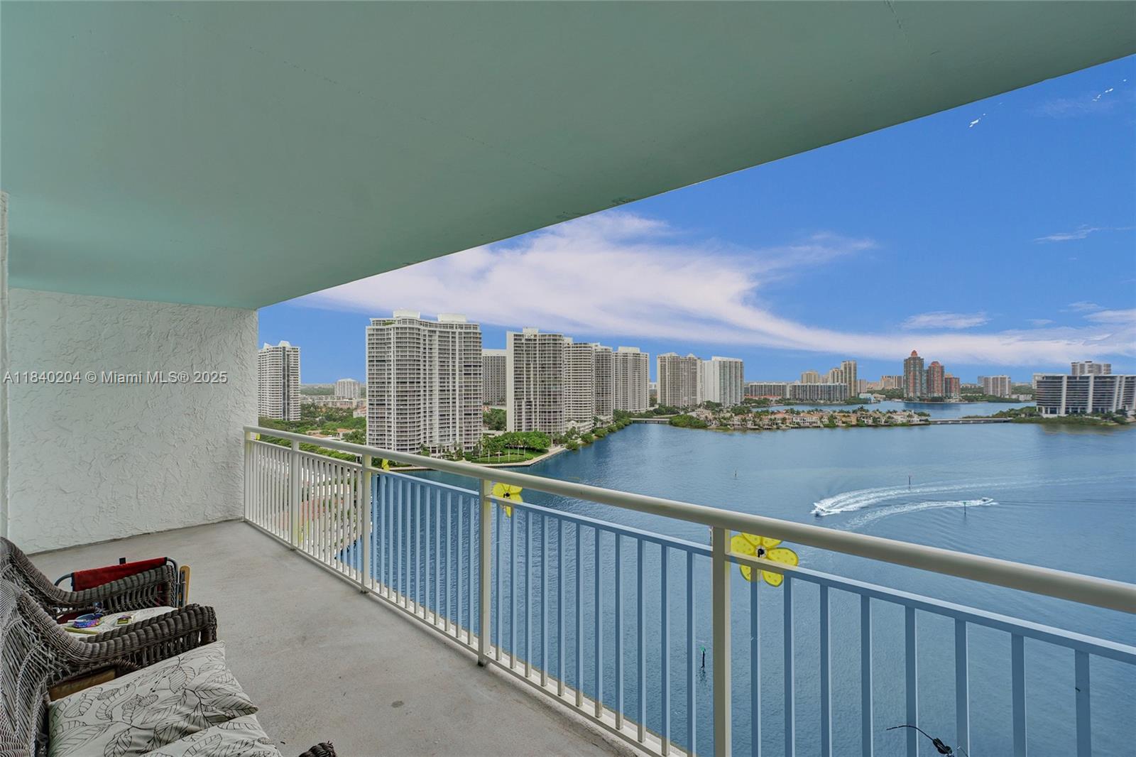 image Winston Towers 50052