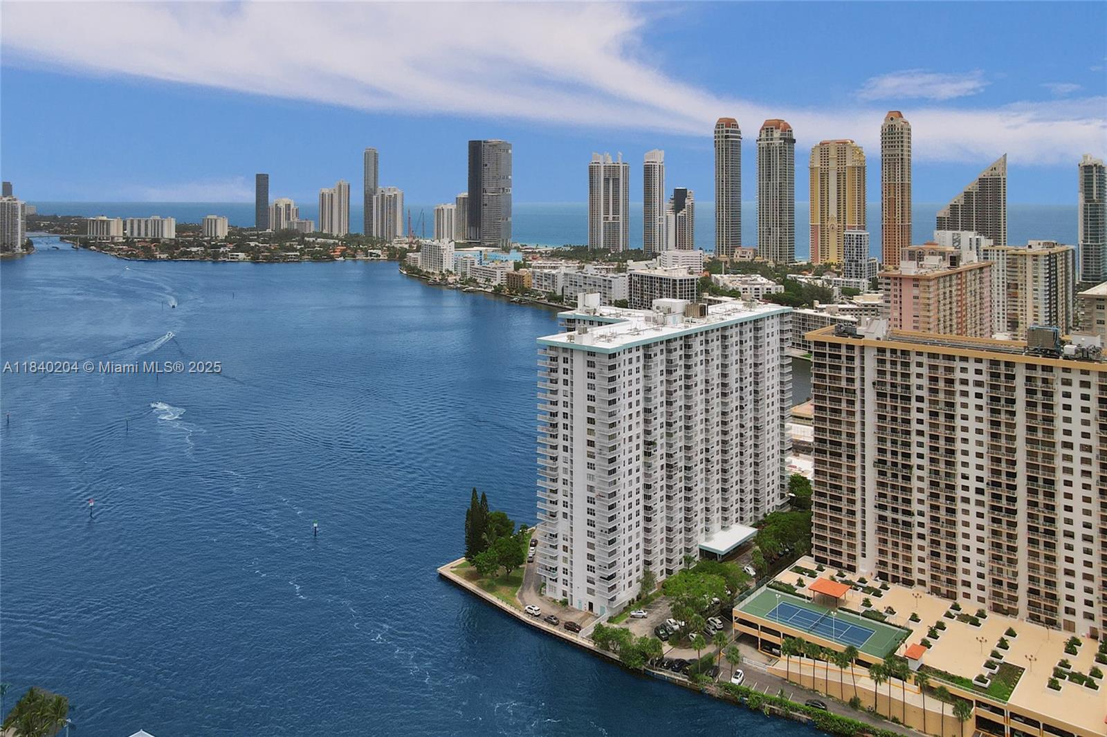image Winston Towers 5006
