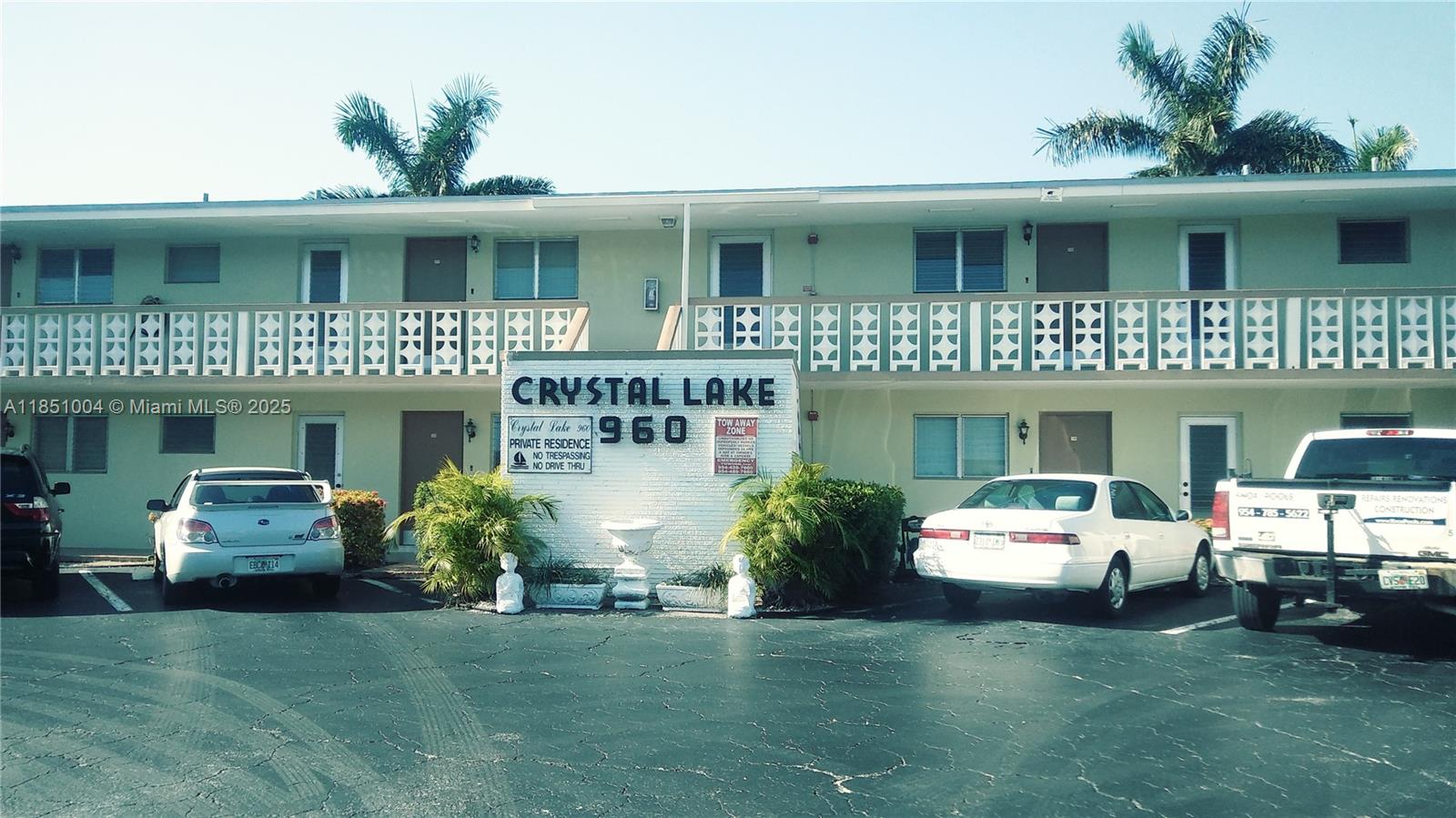 960 Crystal Lk Dr #214