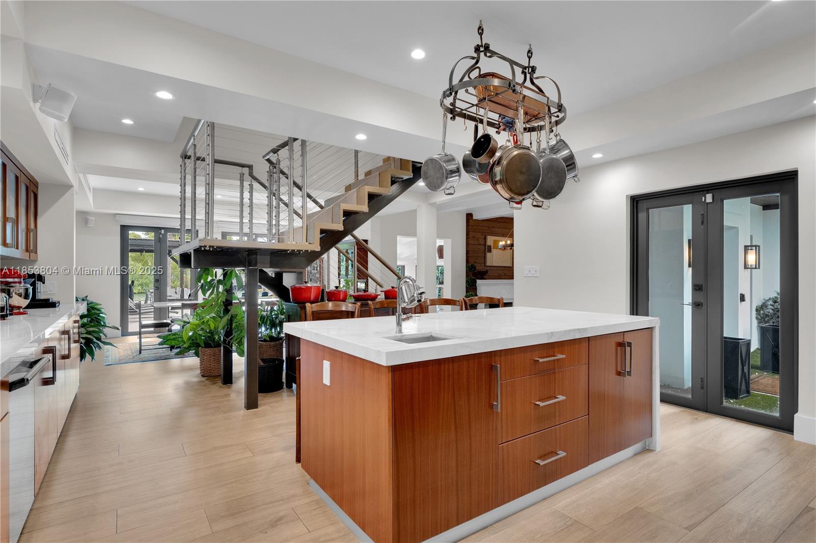 4475 N Meridian Ave Miami Beach, FL 33140