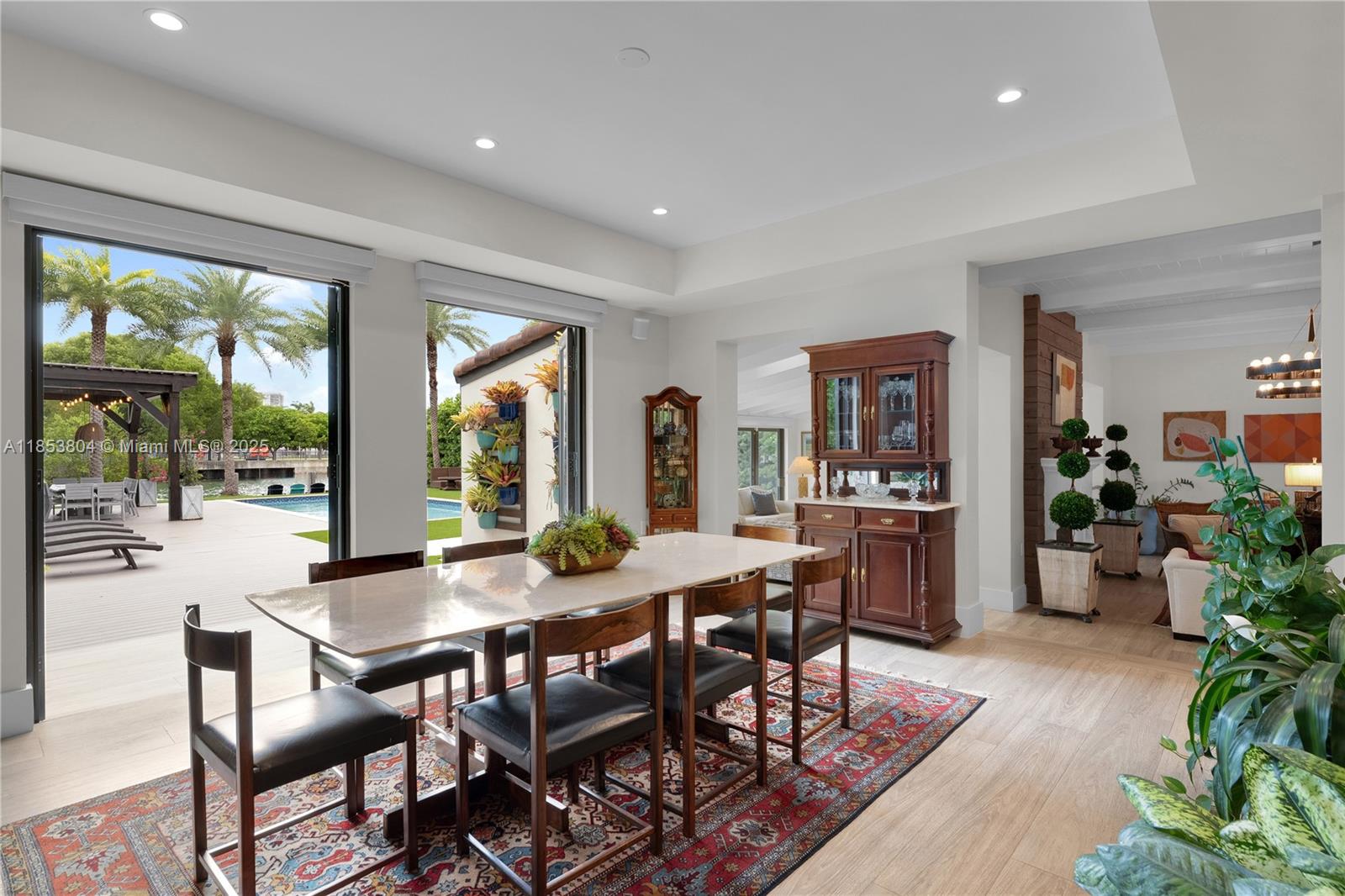 4475 N Meridian Ave Miami Beach, FL 33140