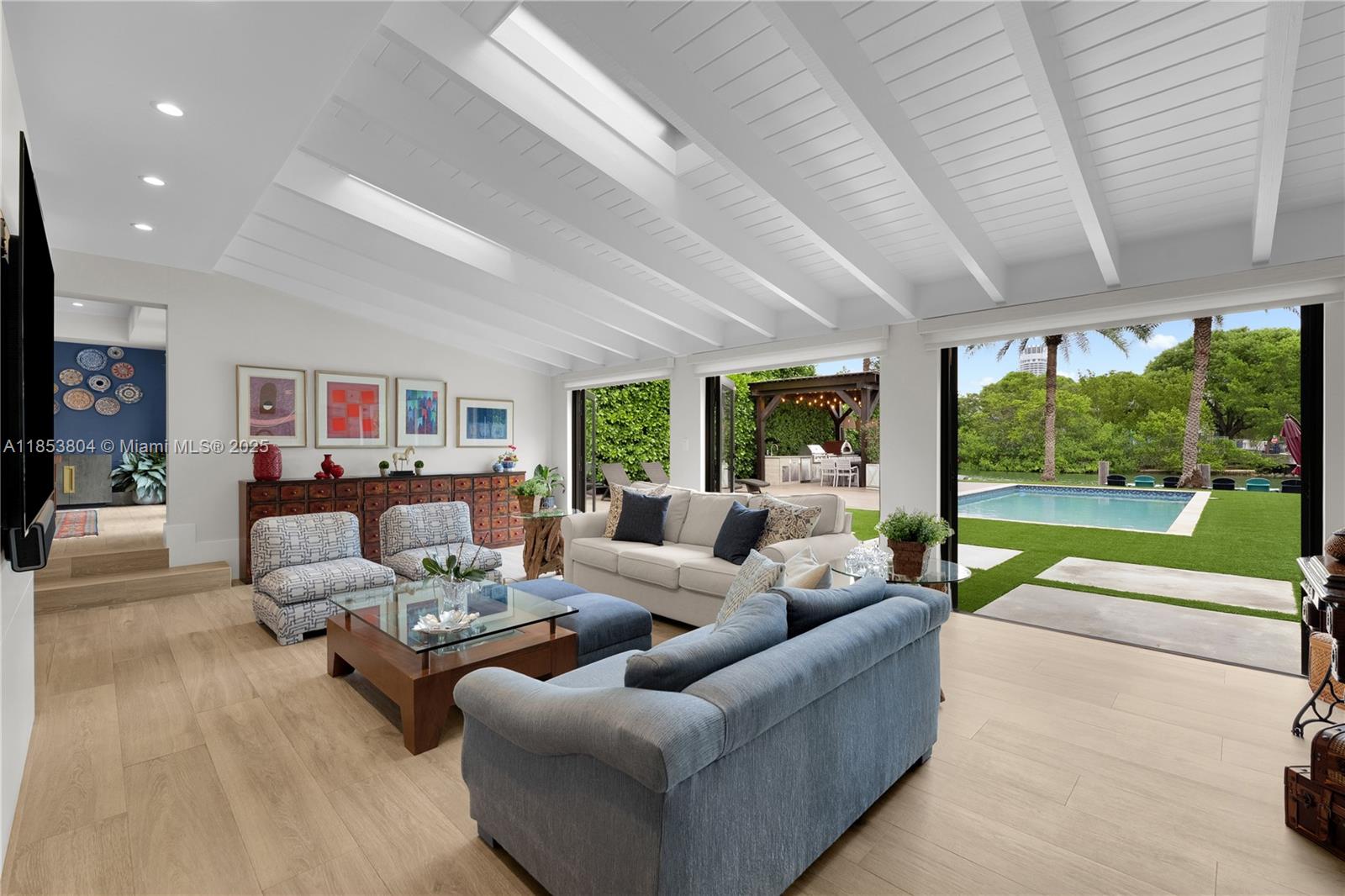 4475 N Meridian Ave Miami Beach, FL 33140