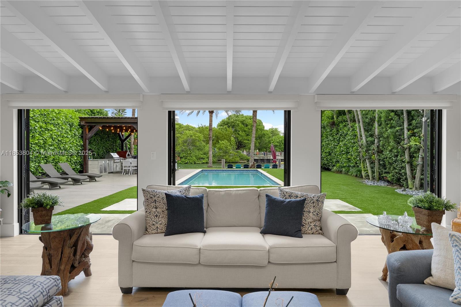 4475 N Meridian Ave Miami Beach, FL 33140