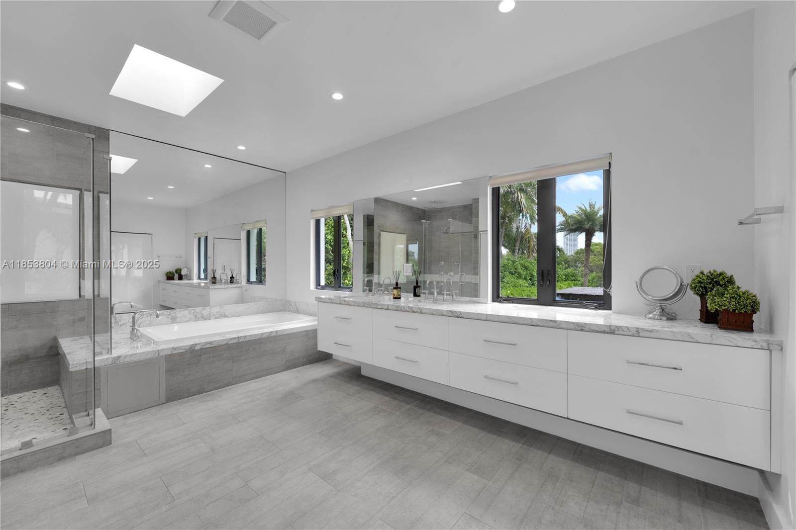 4475 N Meridian Ave Miami Beach, FL 33140