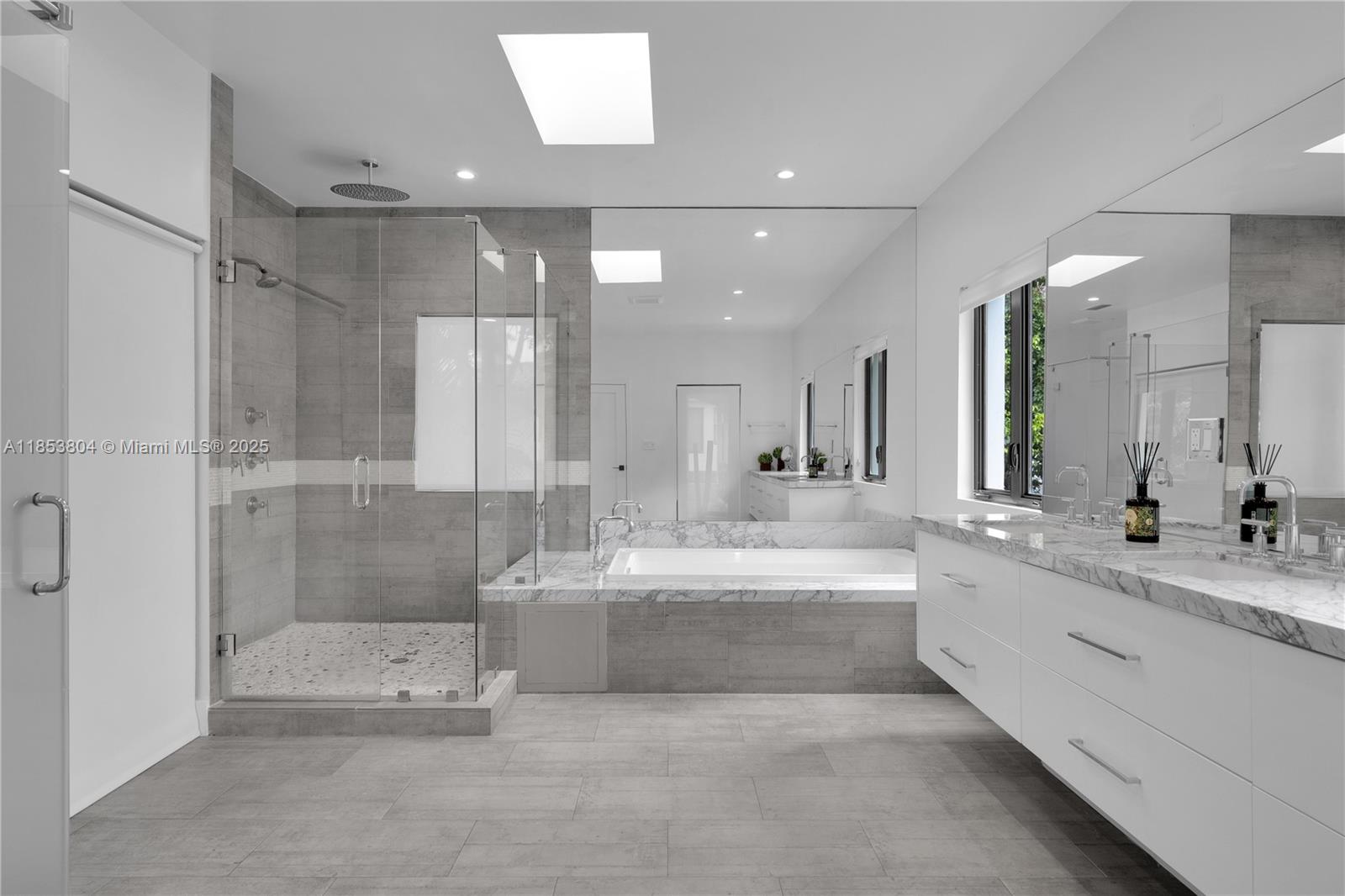 4475 N Meridian Ave Miami Beach, FL 33140