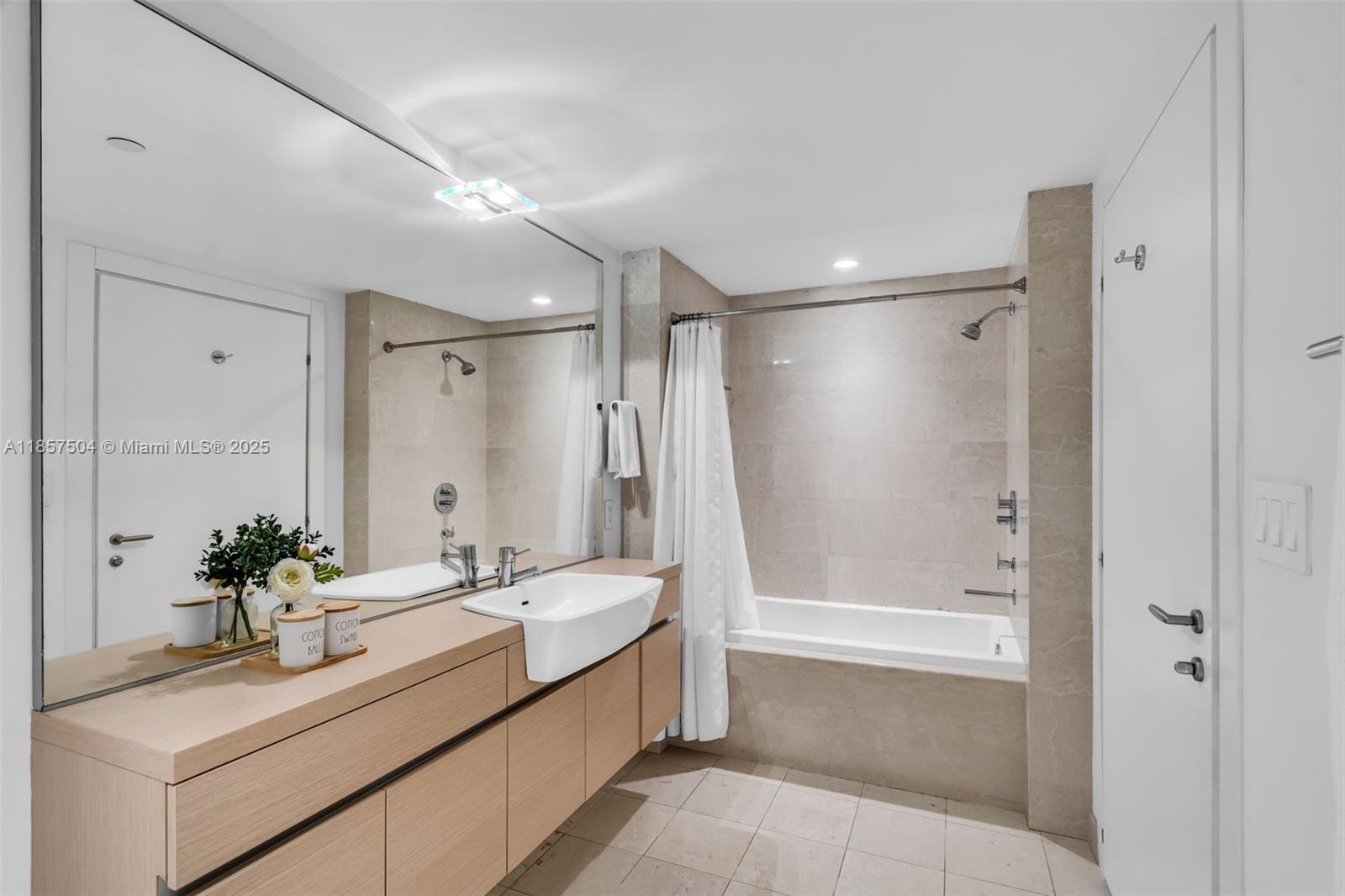 image Epic West Condo34