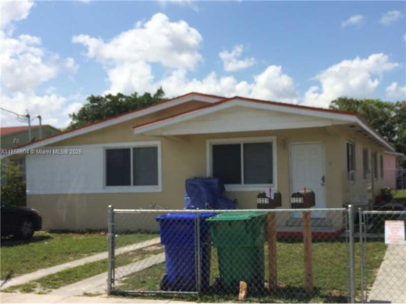 1221 NW 44th St #1223