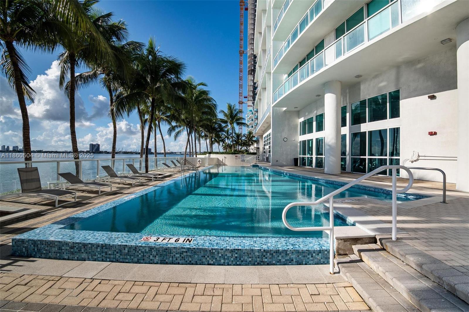 image Onyx On The Bay35