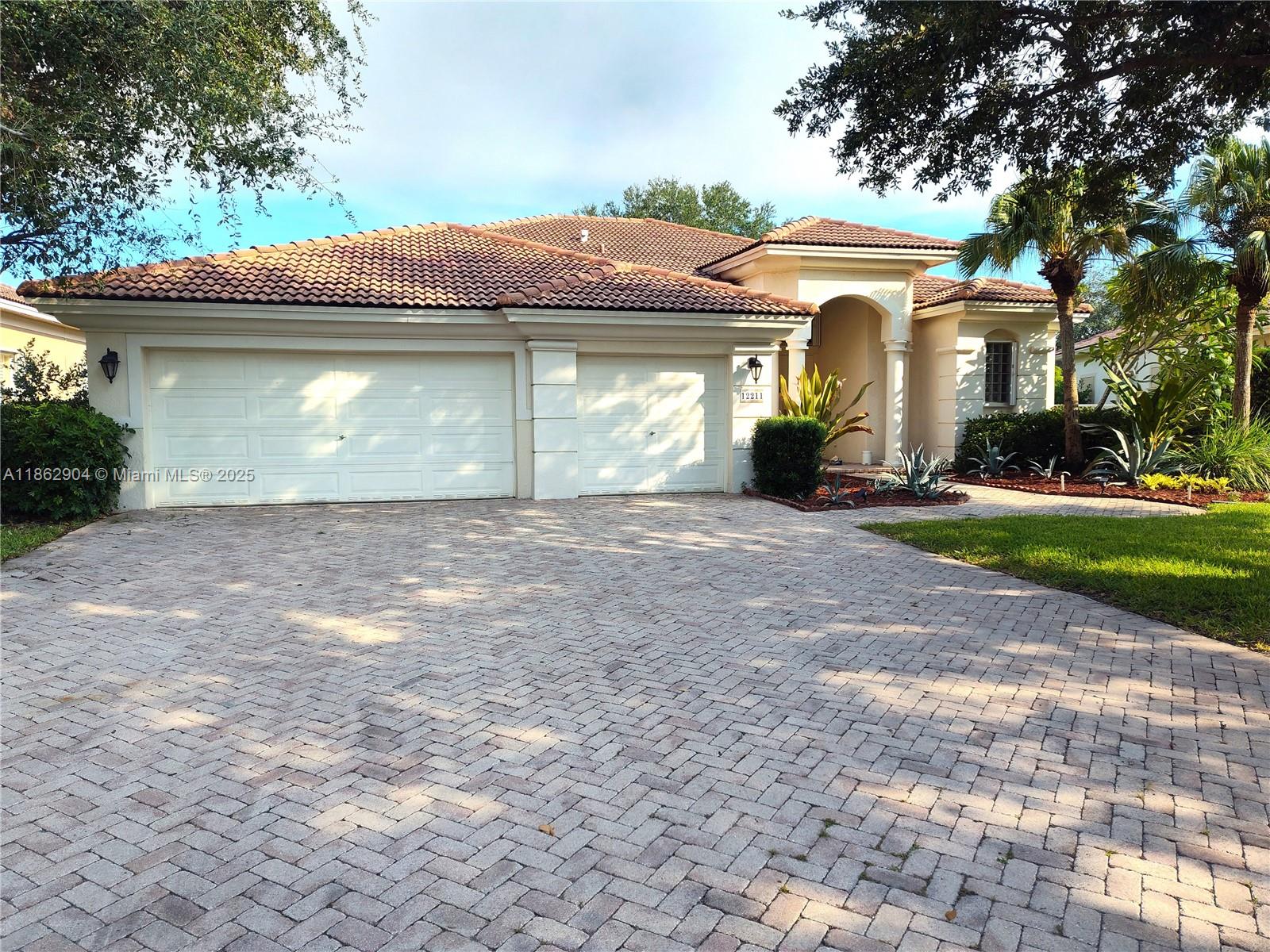 12211 NW 49th St
