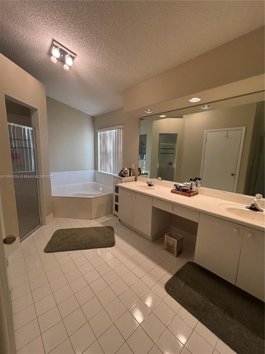 18581 NW 23rd St Pembroke Pines, FL 33029