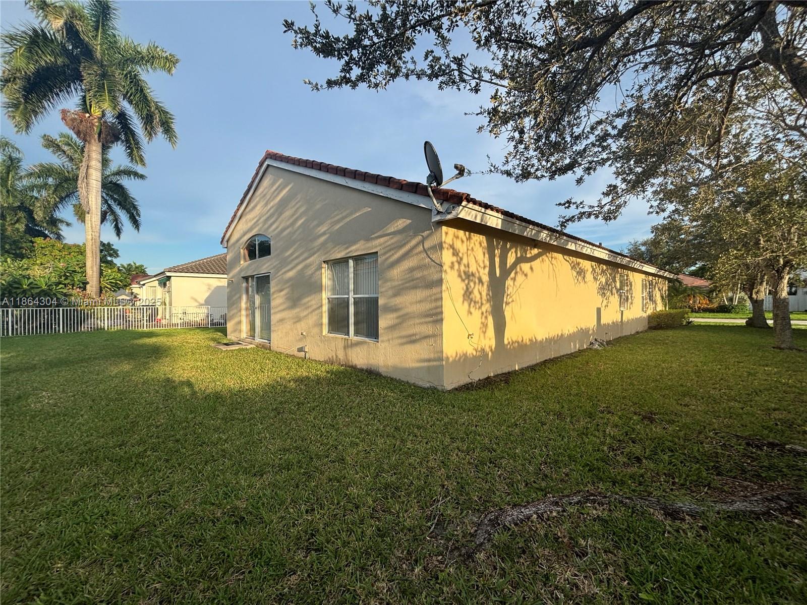 18581 NW 23rd St Pembroke Pines, FL 33029