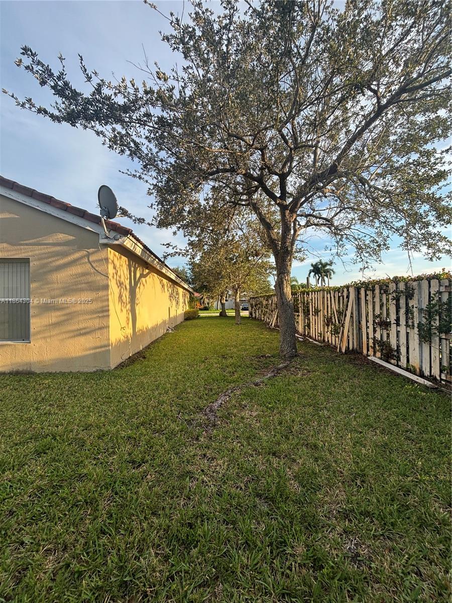 18581 NW 23rd St Pembroke Pines, FL 33029